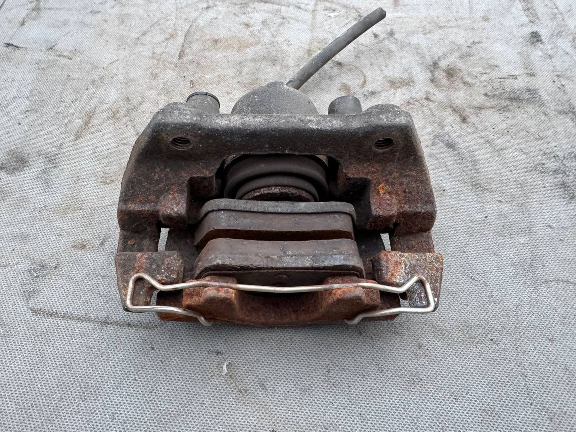 Суппорт тормозной задний правый Volvo S60, I Рестайлинг, 1500 рублей, Семиозерка