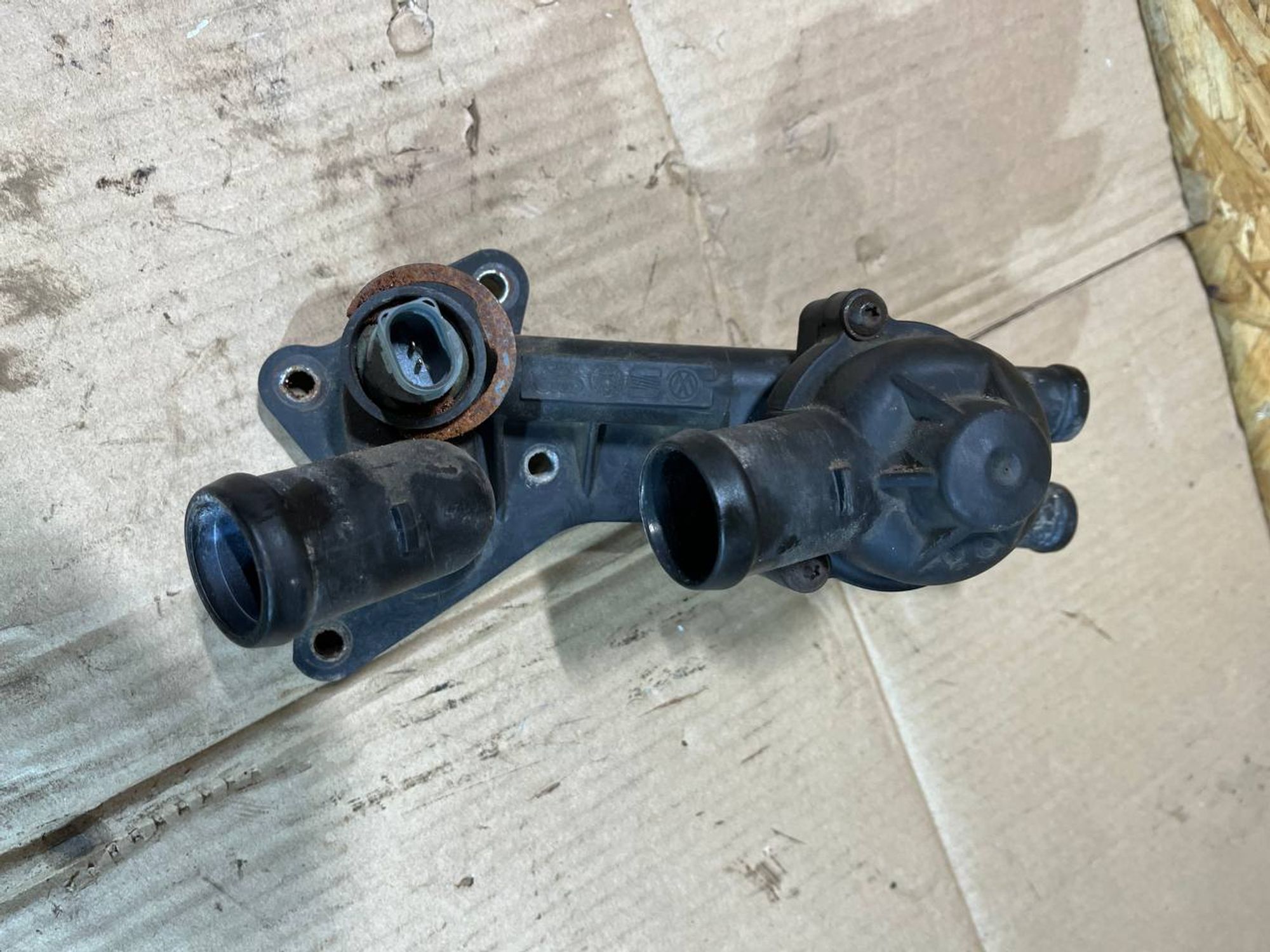 Корпус термостата Volkswagen Polo, V (2009—2015), 1500 рублей, Семиозерка