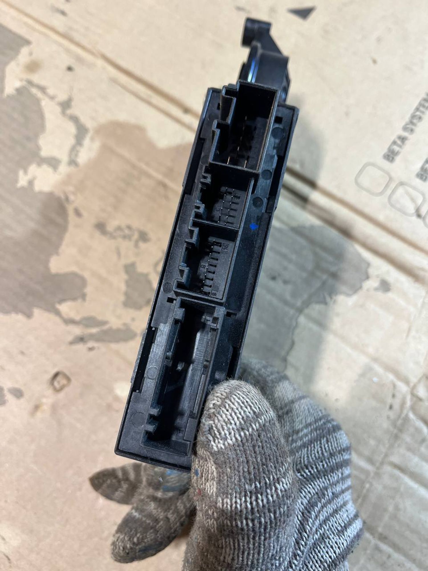 Мотор стеклоподъемника правый задний Audi A4 B7, 1000 рублей, Семиозерка