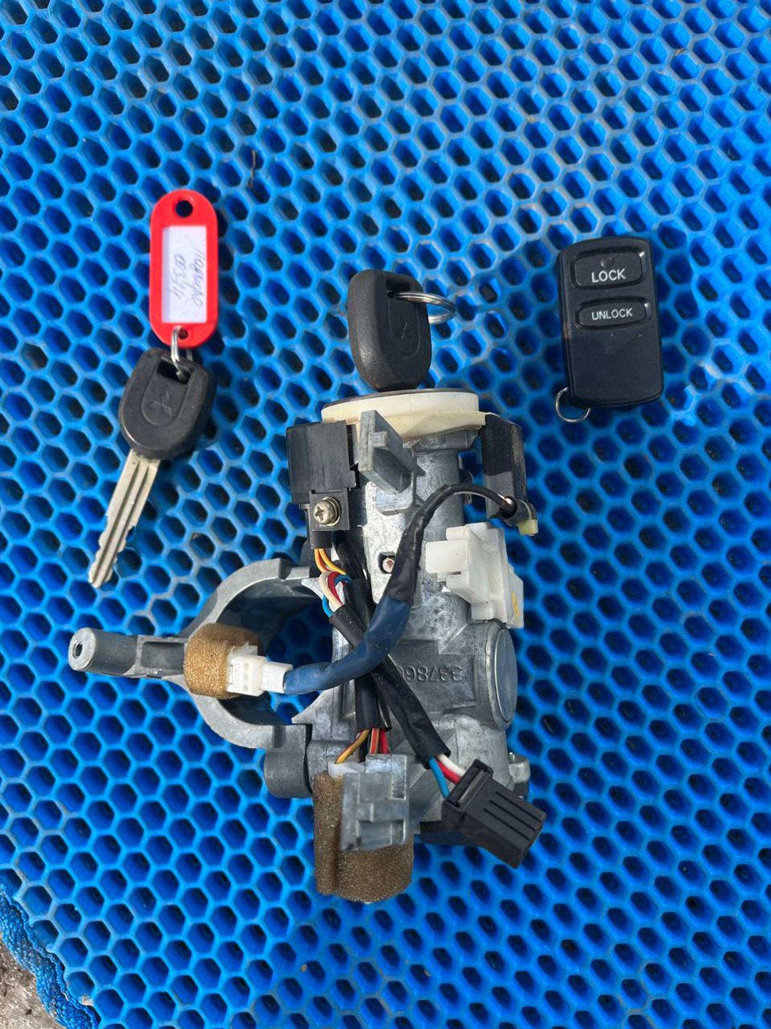 Замок зажигания Mitsubishi Pajero, III рестайлинг (2002—2006), 5000 рублей, Семиозерка