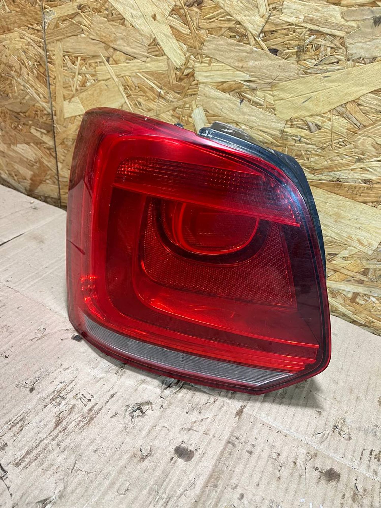 Фонарь Volkswagen Polo, V (2009—2015) 2012, 6000 рублей, Семиозерка