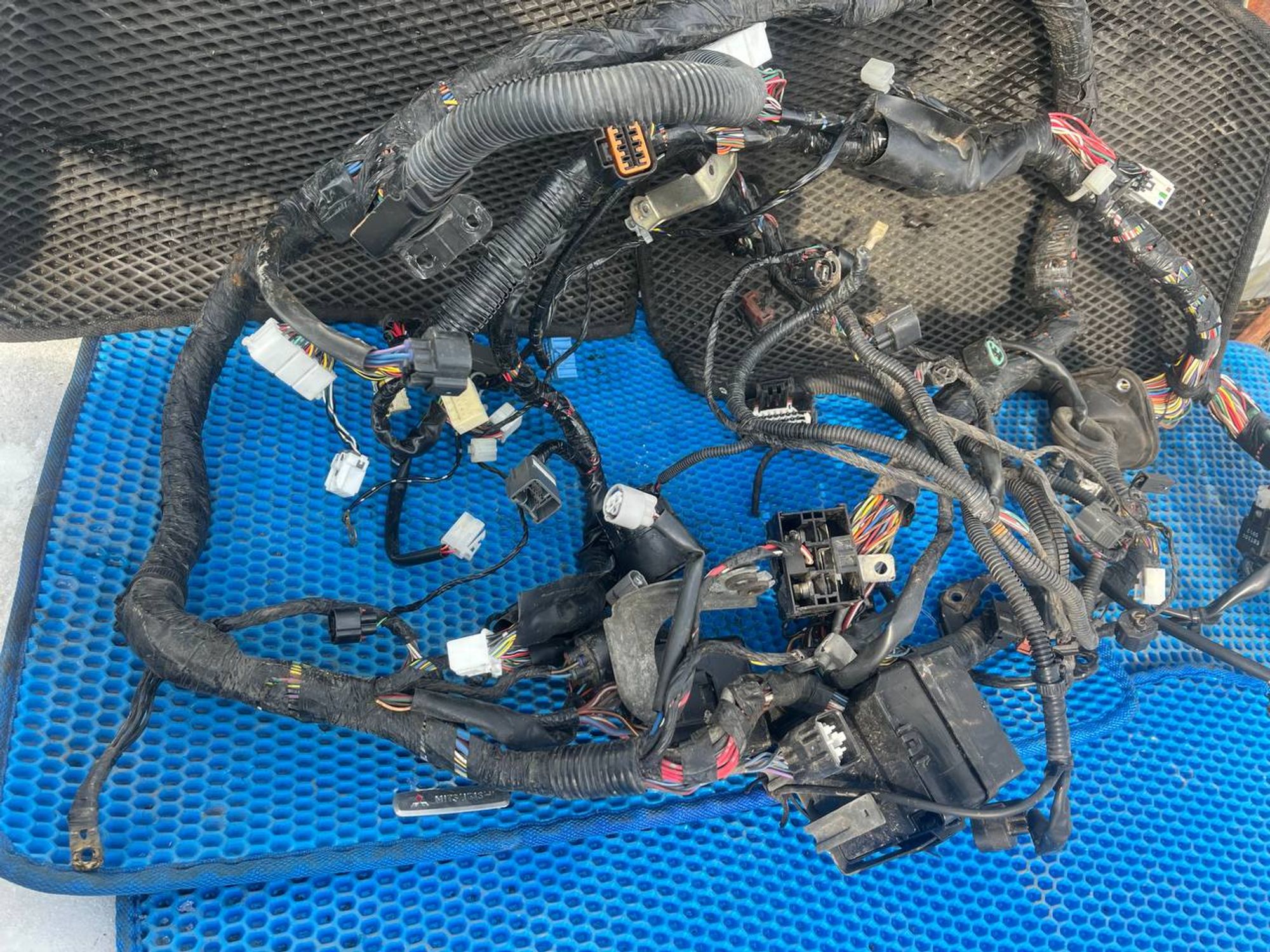 Проводка подкапотная Mitsubishi Pajero, III рестайлинг (2002—2006), 8000 рублей, Семиозерка