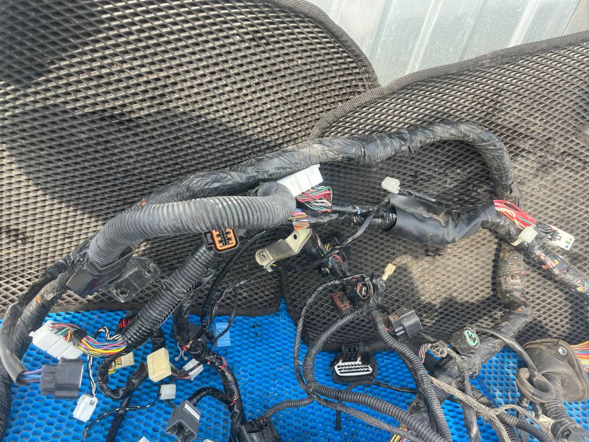 Проводка подкапотная Mitsubishi Pajero, III рестайлинг (2002—2006), 8000 рублей, Семиозерка