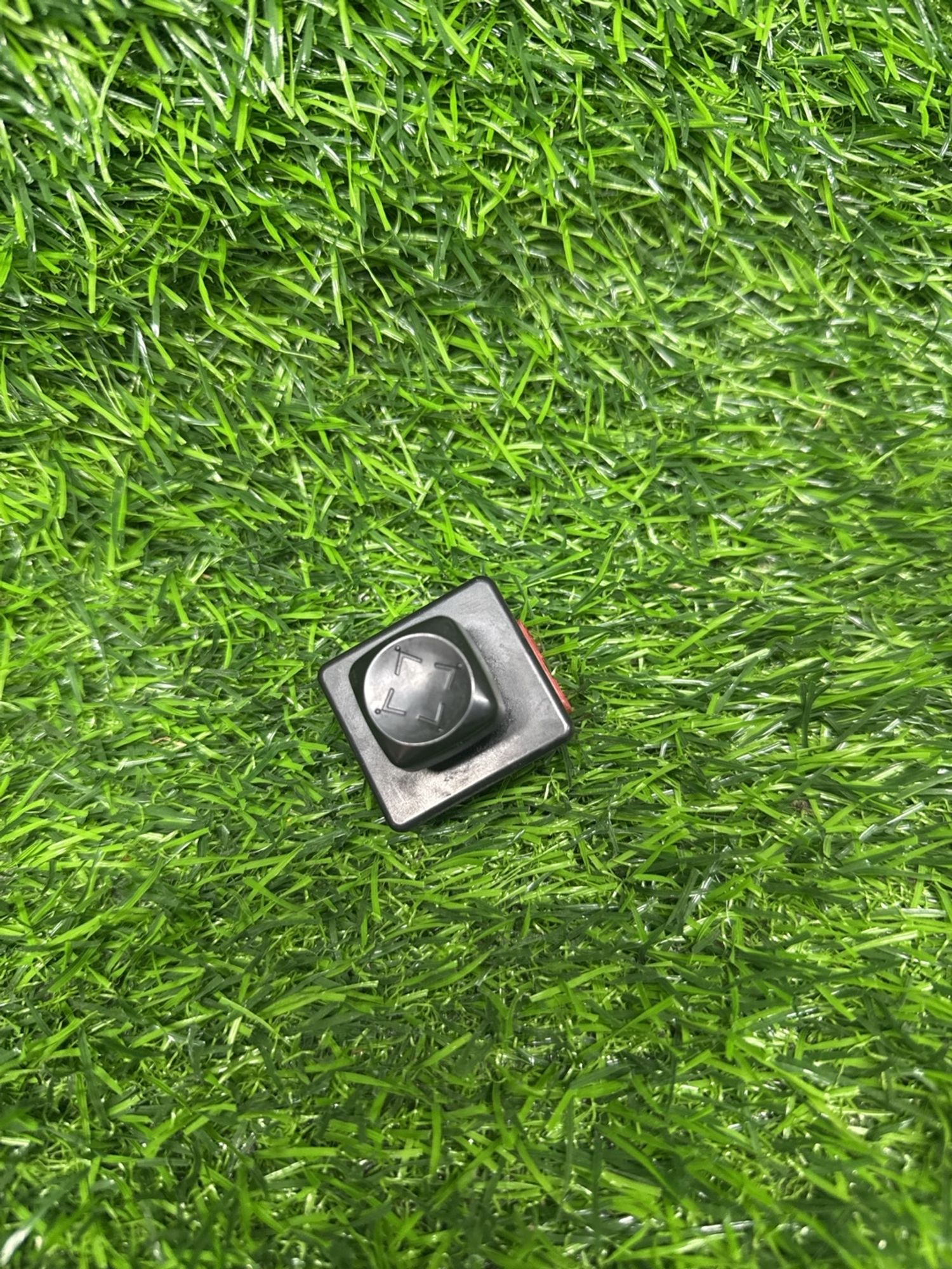 https://ycs.partsauto.market/partsauto-images/thmbs/userImages/268c7b7c5ddd9a209b42b9c618da965e/part/0c6d1090-ea60-4a96-916c-8a7039f77496_1780051535384.jpg