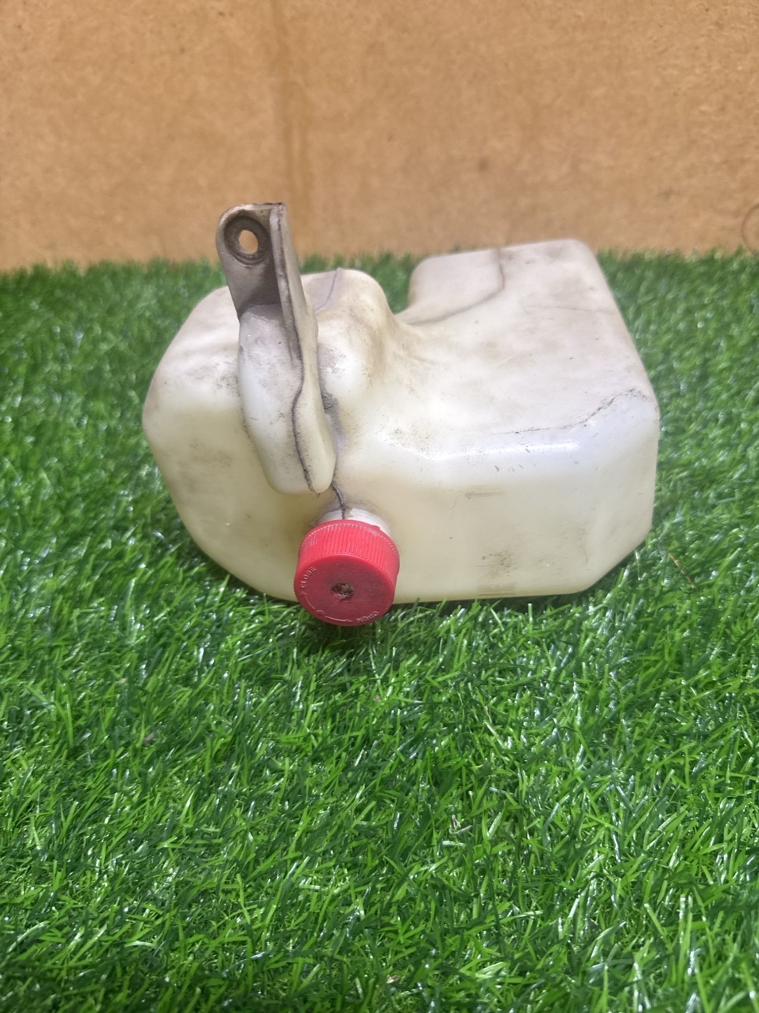 https://ycs.partsauto.market/partsauto-images/thmbs/userImages/268c7b7c5ddd9a209b42b9c618da965e/part/44daab7a-fcba-474a-87e5-844b73a98d5e_1778669009959.jpg
