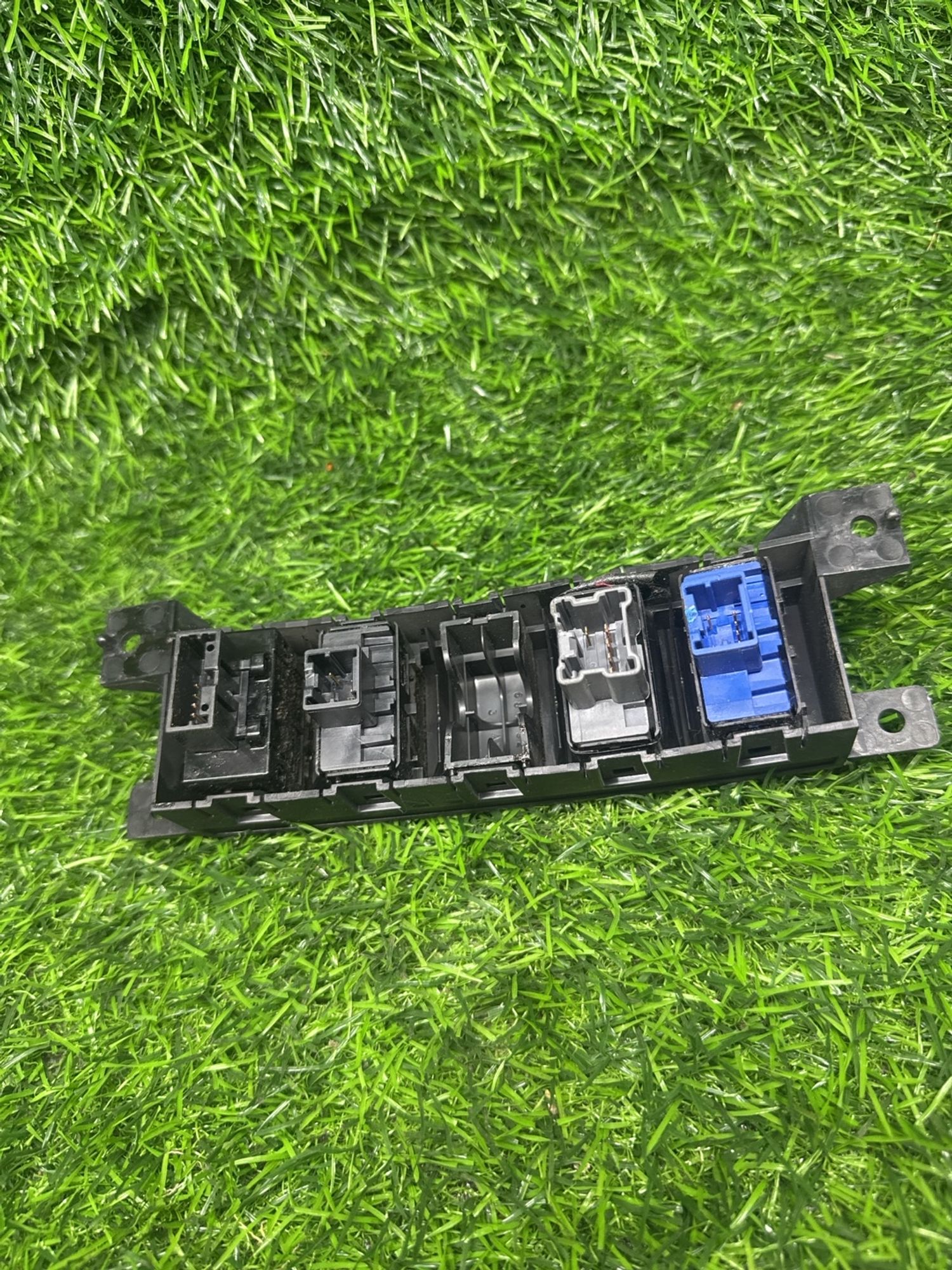 https://ycs.partsauto.market/partsauto-images/thmbs/userImages/268c7b7c5ddd9a209b42b9c618da965e/part/7b642009-443d-4e06-abd2-732dfc188f35_1780049220346.jpg
