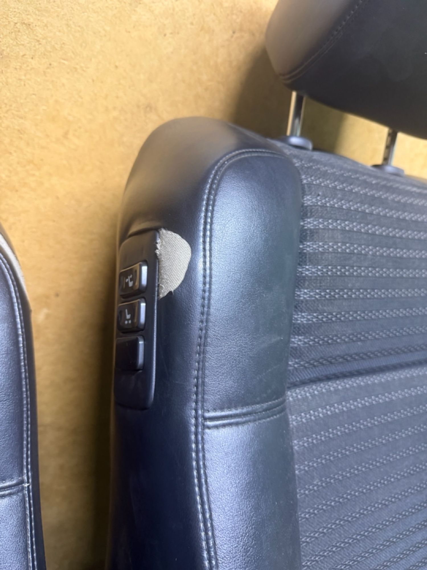 https://ycs.partsauto.market/partsauto-images/thmbs/userImages/268c7b7c5ddd9a209b42b9c618da965e/part/d9533f68-6366-4630-8b8e-85dff8e642c1_1784790607918.jpg