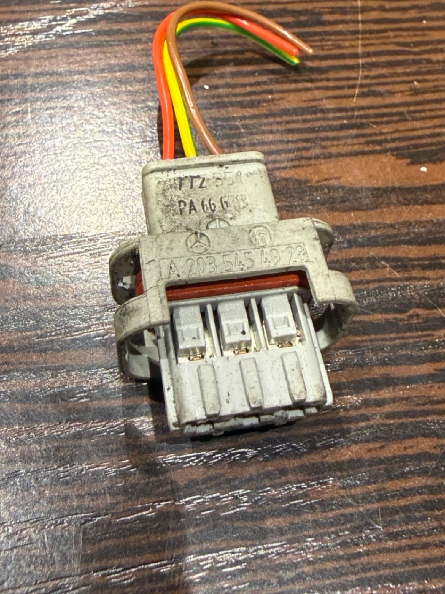 https://ycs.partsauto.market/partsauto-images/thmbs/userImages/43882a47fd2f3f0e3660b9e29cab323a/part/050e0f6a-cc23-4235-94cd-705af31fe6c6_1781636203234.jpg