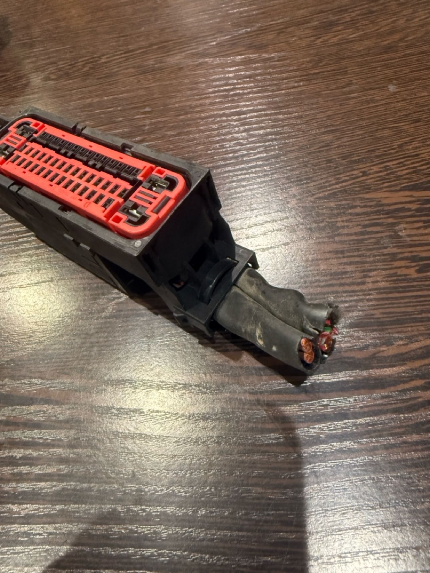 https://ycs.partsauto.market/partsauto-images/thmbs/userImages/43882a47fd2f3f0e3660b9e29cab323a/part/42b853a0-a1f4-4491-91d9-4dbfb5d8cfd6_1785785939665.jpg