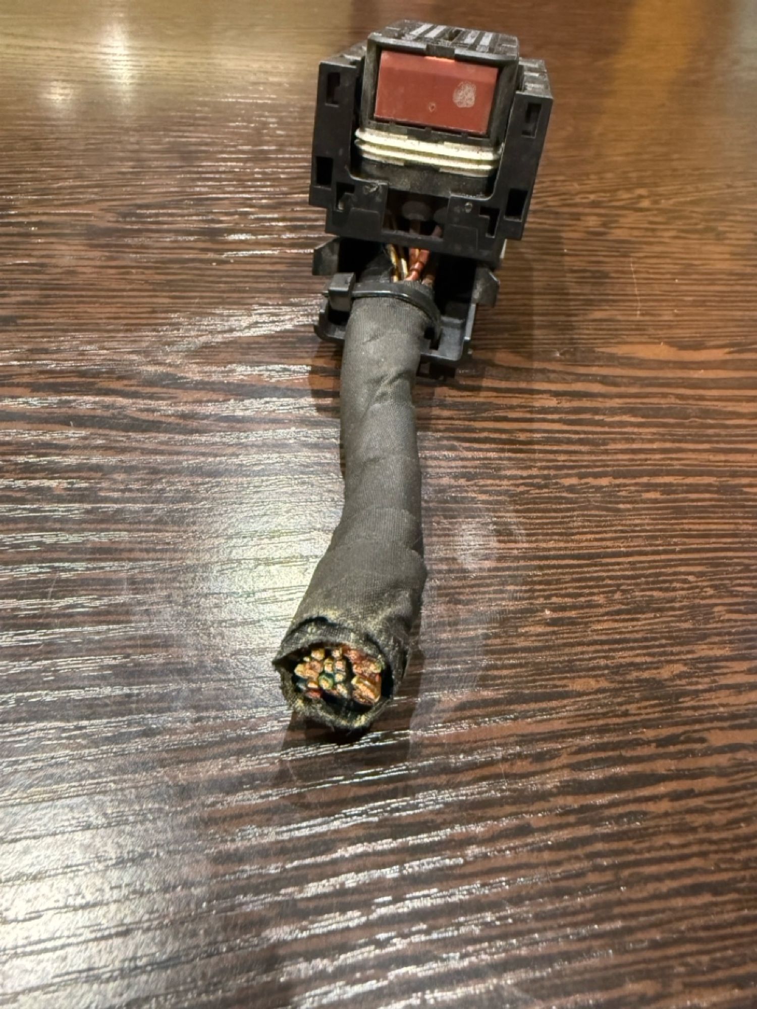 https://ycs.partsauto.market/partsauto-images/thmbs/userImages/43882a47fd2f3f0e3660b9e29cab323a/part/bc128e77-6aa5-4f9e-a8d4-669a738b151e_1781635034495.jpg