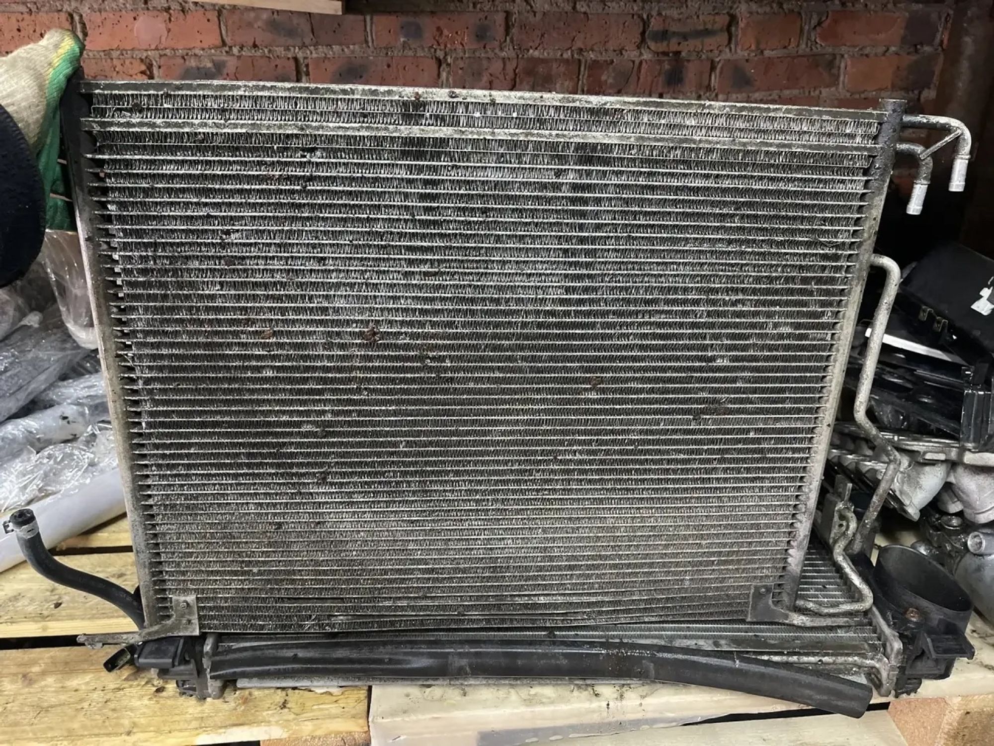 https://ycs.partsauto.market/partsauto-images/thmbs/userImages/47ecd5a66b010c59a16d231199ab5136/part/0b3b879d-7fd4-4d2d-80fc-4cd618c1da32_1778521346551.jpg