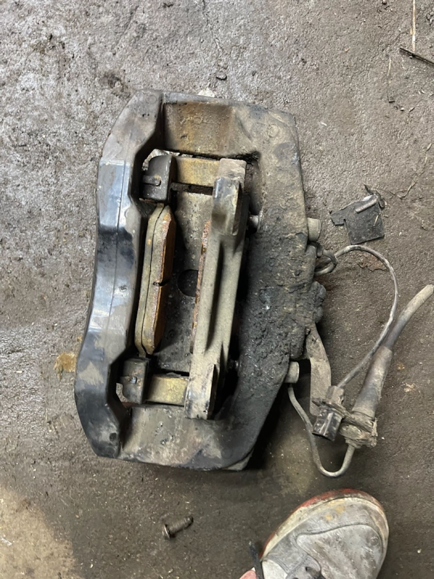https://ycs.partsauto.market/partsauto-images/thmbs/userImages/47ecd5a66b010c59a16d231199ab5136/part/108ed51b-75c3-46af-948a-f6b6600e9ad7_1775736364134.jpg