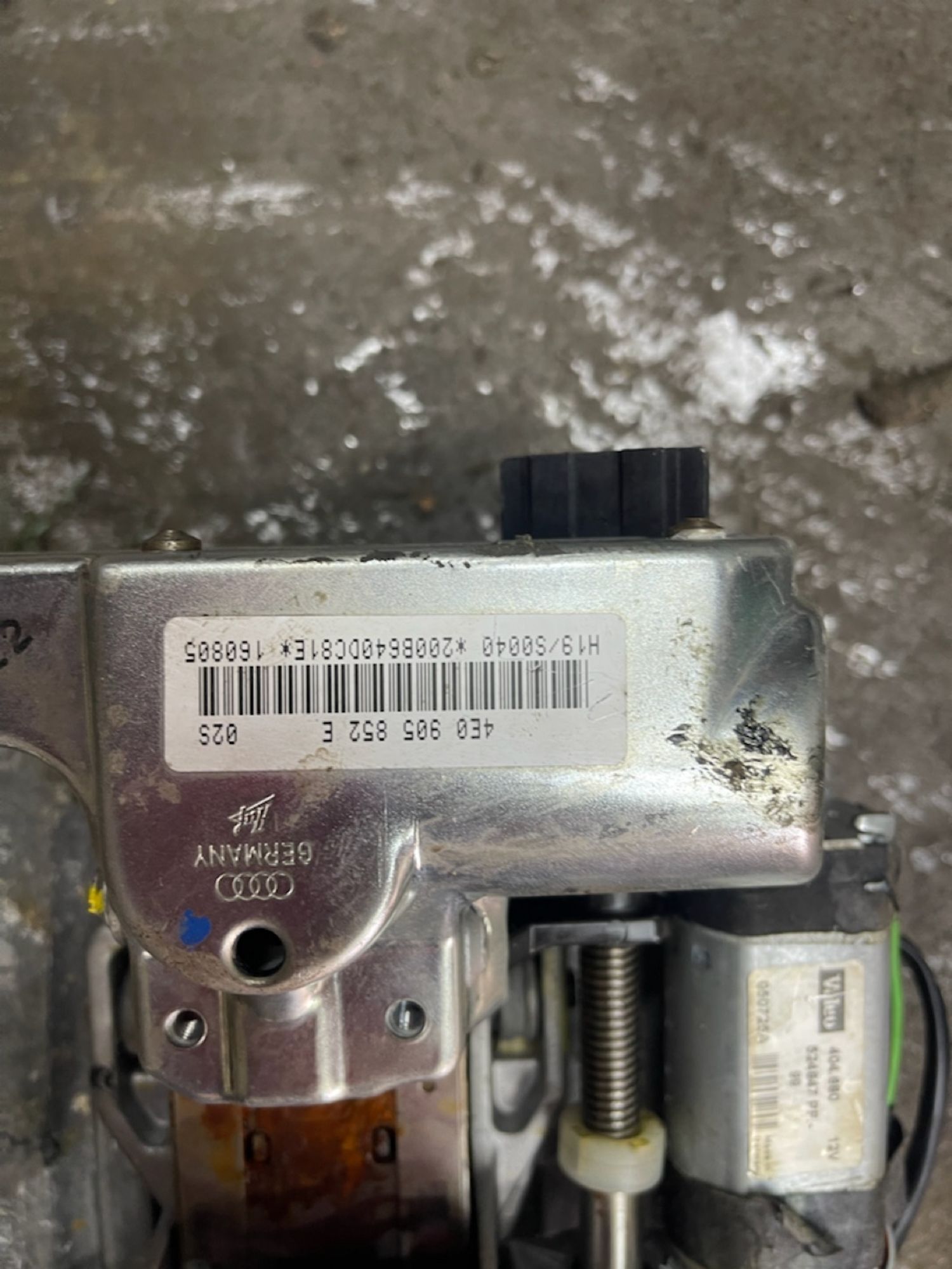 https://ycs.partsauto.market/partsauto-images/thmbs/userImages/47ecd5a66b010c59a16d231199ab5136/part/25e371bd-10fc-4993-b77b-a773455ef907_1775735350987.jpg