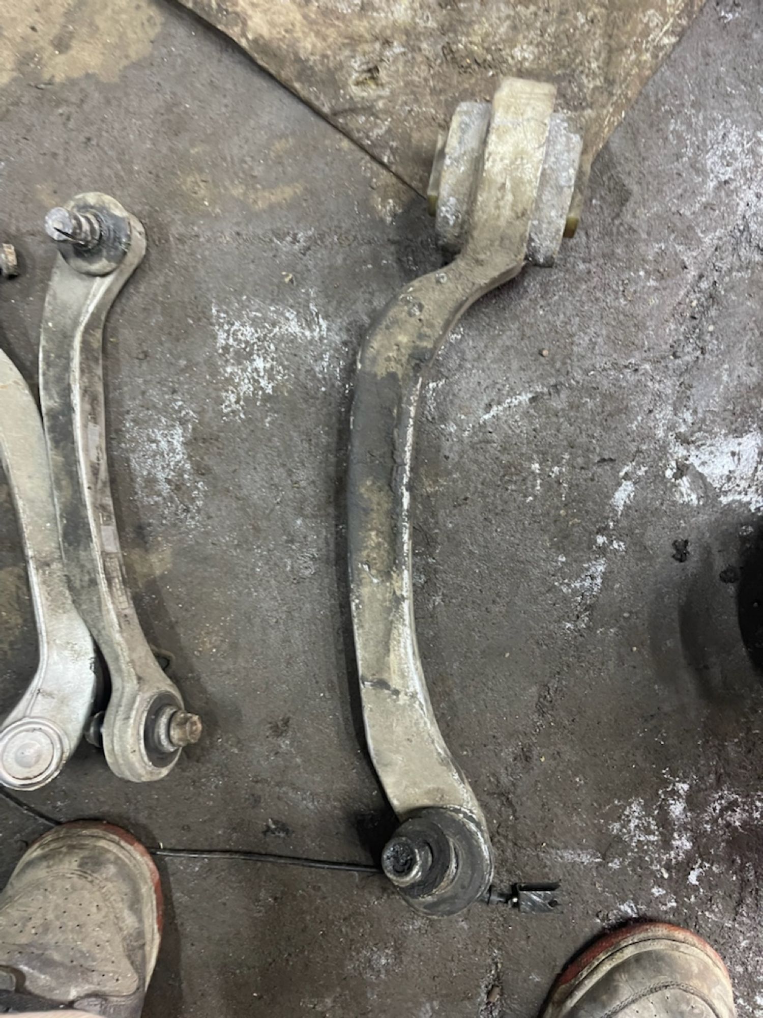 https://ycs.partsauto.market/partsauto-images/thmbs/userImages/47ecd5a66b010c59a16d231199ab5136/part/35f40dd1-e7f8-44a3-8841-a824076ad9ec_1775734184880.jpg