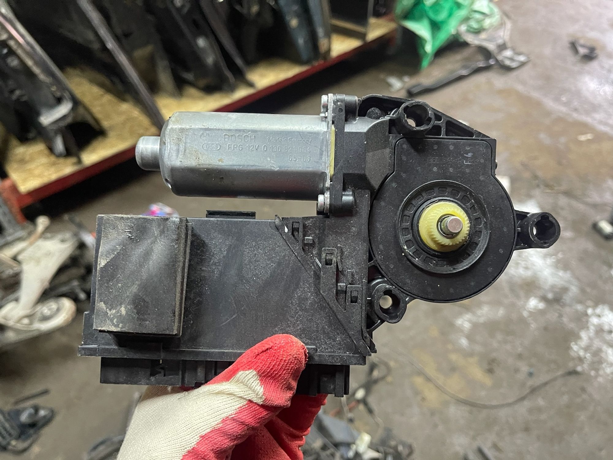 https://ycs.partsauto.market/partsauto-images/thmbs/userImages/47ecd5a66b010c59a16d231199ab5136/part/56907e23-61c1-4722-afc7-8c92c74afbd1_1775734865516.jpg
