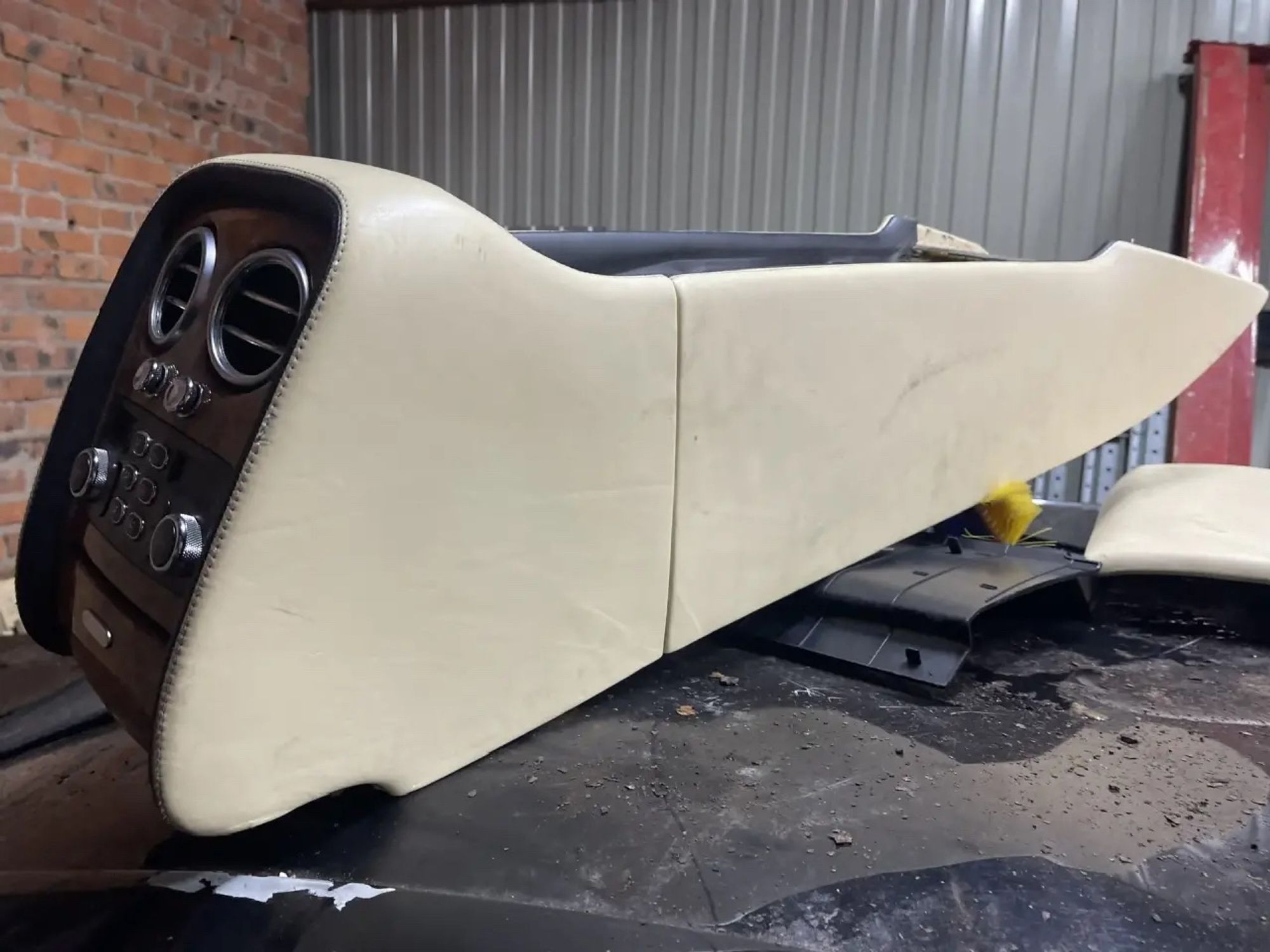 https://ycs.partsauto.market/partsauto-images/thmbs/userImages/47ecd5a66b010c59a16d231199ab5136/part/5d298291-494f-4bf9-af77-a2b5801d1741_1778521499793.jpg