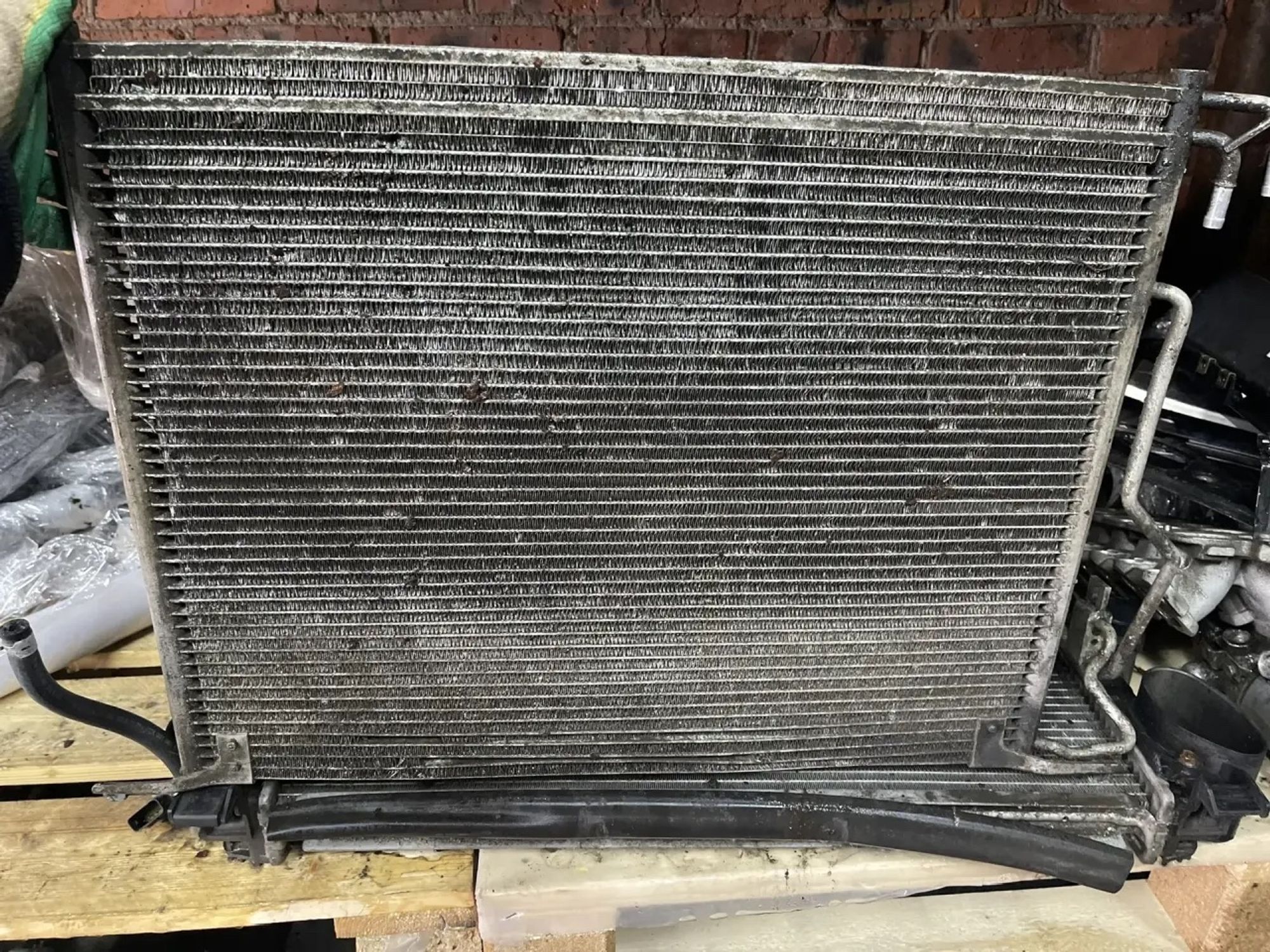 https://ycs.partsauto.market/partsauto-images/thmbs/userImages/47ecd5a66b010c59a16d231199ab5136/part/6ad7076f-776f-4657-a423-ccb382ae6072_1778521347840.jpg