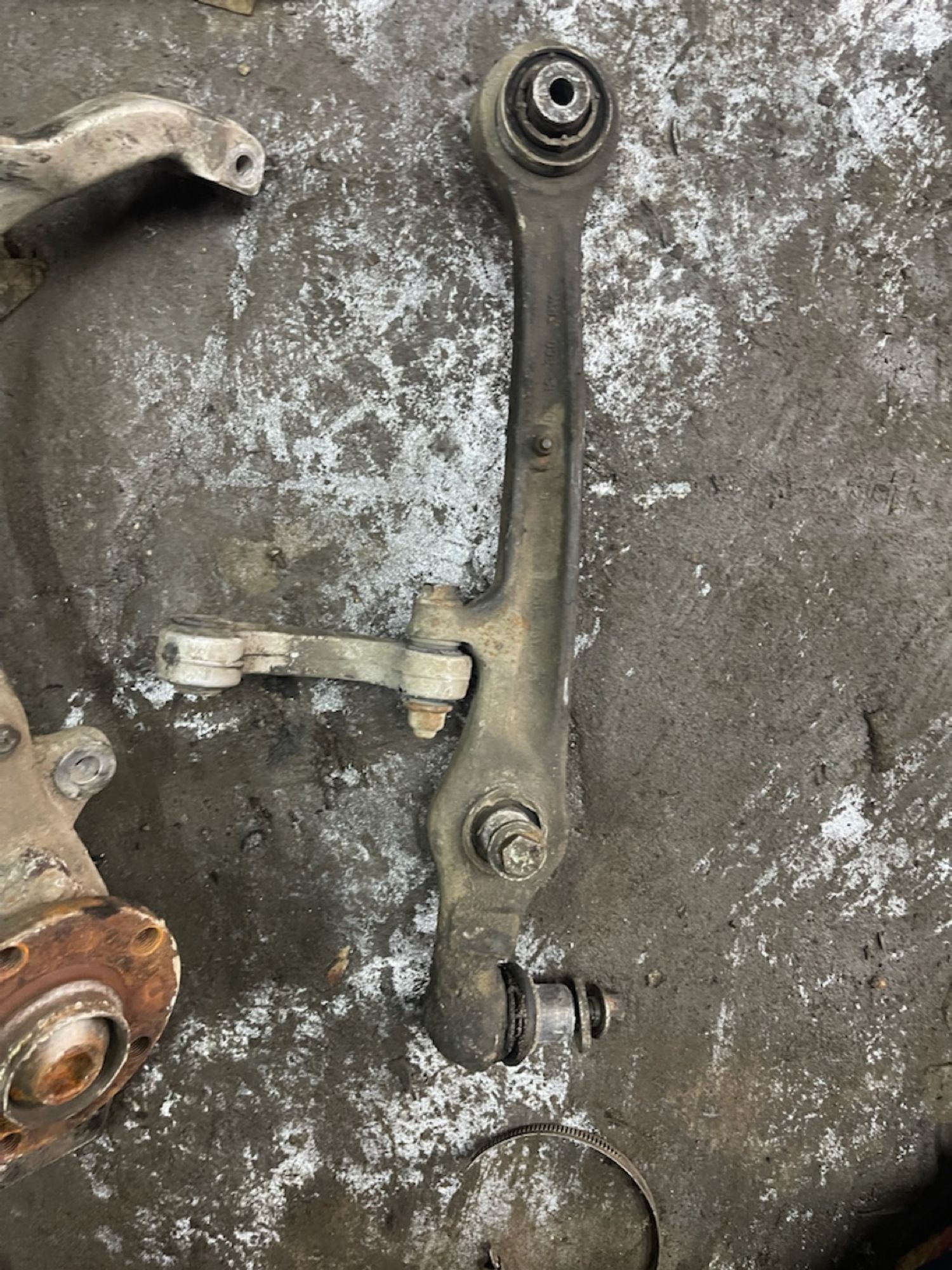https://ycs.partsauto.market/partsauto-images/thmbs/userImages/47ecd5a66b010c59a16d231199ab5136/part/7f780ec9-dcb4-4017-b962-4cf7349defa5_1775734251906.jpg