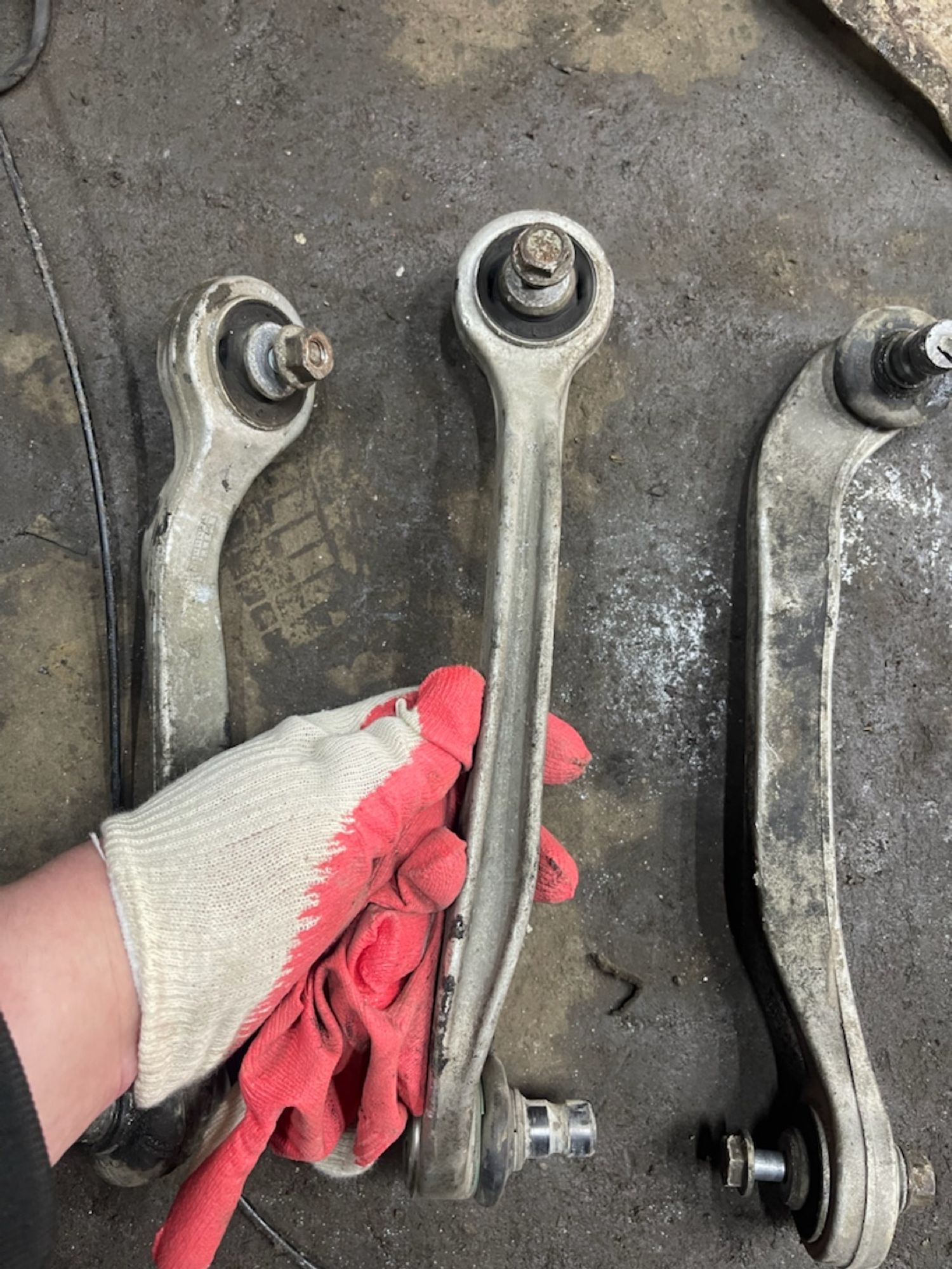 https://ycs.partsauto.market/partsauto-images/thmbs/userImages/47ecd5a66b010c59a16d231199ab5136/part/a6db7f1f-a2cc-4687-a572-8e861cc1dfd7_1775734179603.jpg