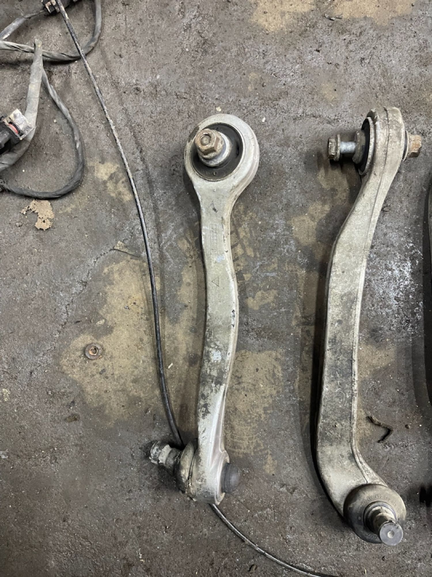 https://ycs.partsauto.market/partsauto-images/thmbs/userImages/47ecd5a66b010c59a16d231199ab5136/part/c29e3d9f-b02f-4e86-a235-29f33f578b01_1775734174519.jpg
