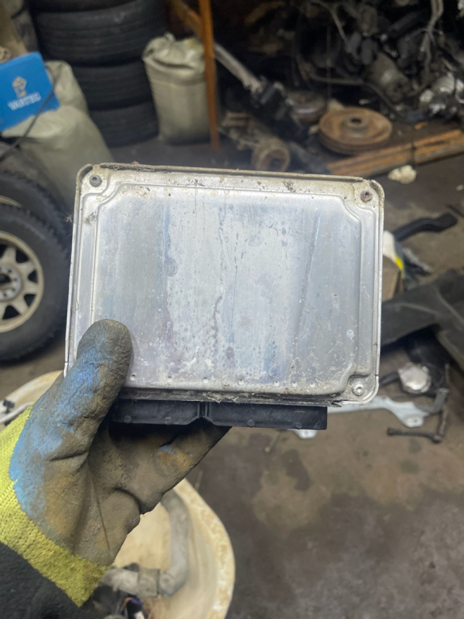 https://ycs.partsauto.market/partsauto-images/thmbs/userImages/47ecd5a66b010c59a16d231199ab5136/part/dcb72b5a-4bfc-4e1b-8bc9-50b8cab5b827_1775735628348.jpg