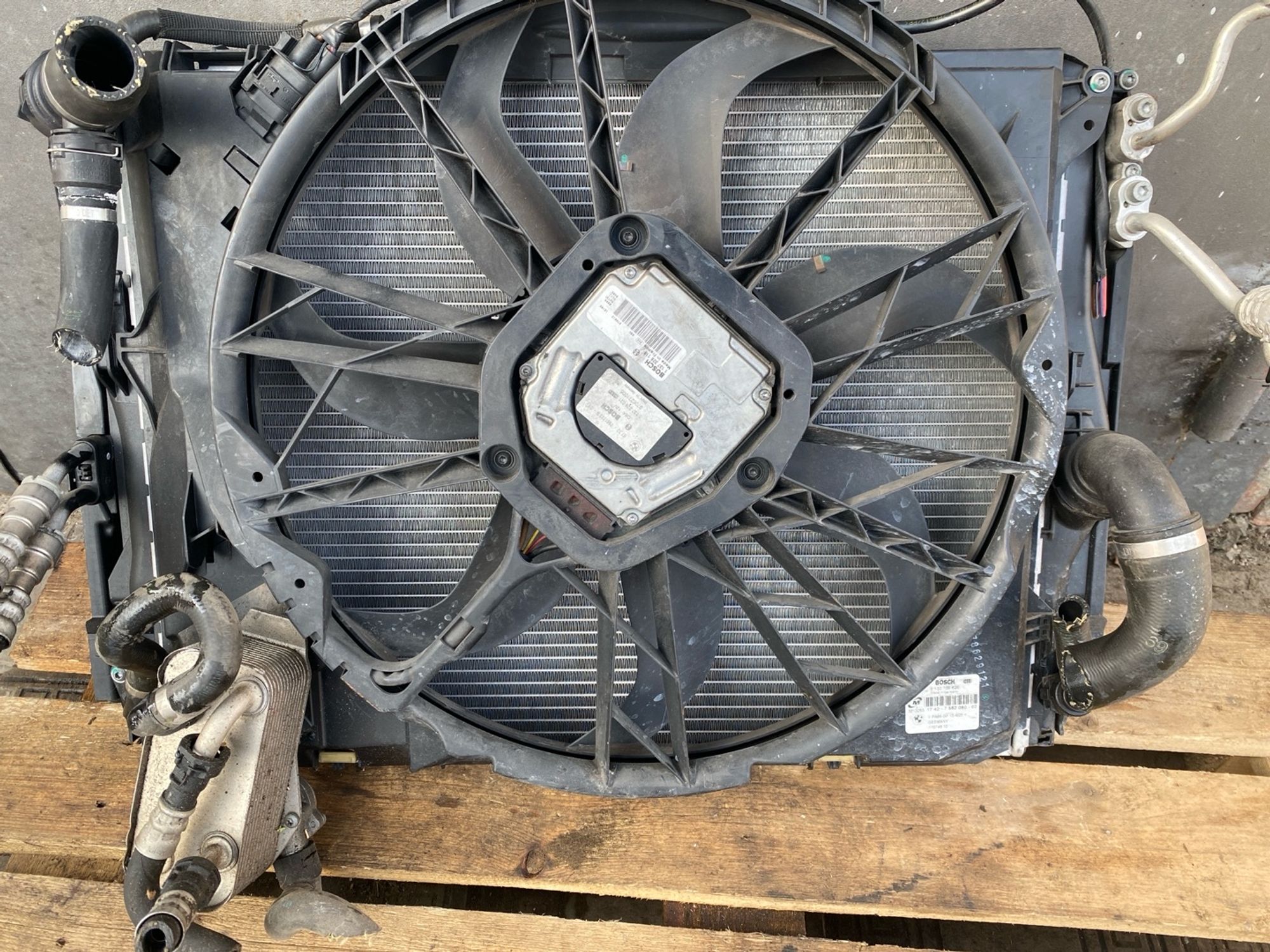 Телевизор панель радиаторы BMW 3 серия E90 E91, 24000 рублей, Москва