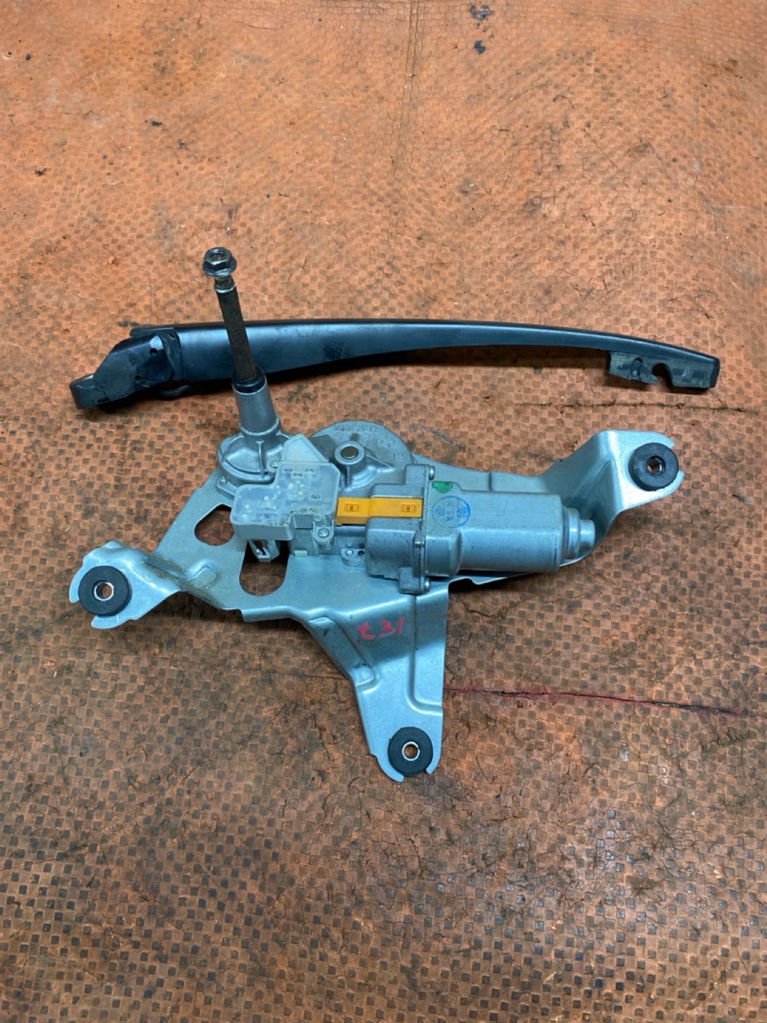 https://ycs.partsauto.market/partsauto-images/thmbs/userImages/4bc412e58a1c6cab6d9447373f981aa7/part/06ec26f1-a22a-4251-aa7b-9742ba365e49_1779958419471.jpg