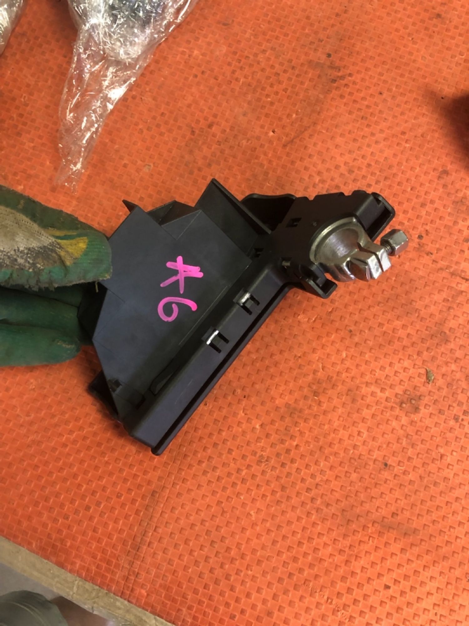 Клемма аккумулятора плюс Audi A6 C6 рестайлинг, 1500 рублей, Москва