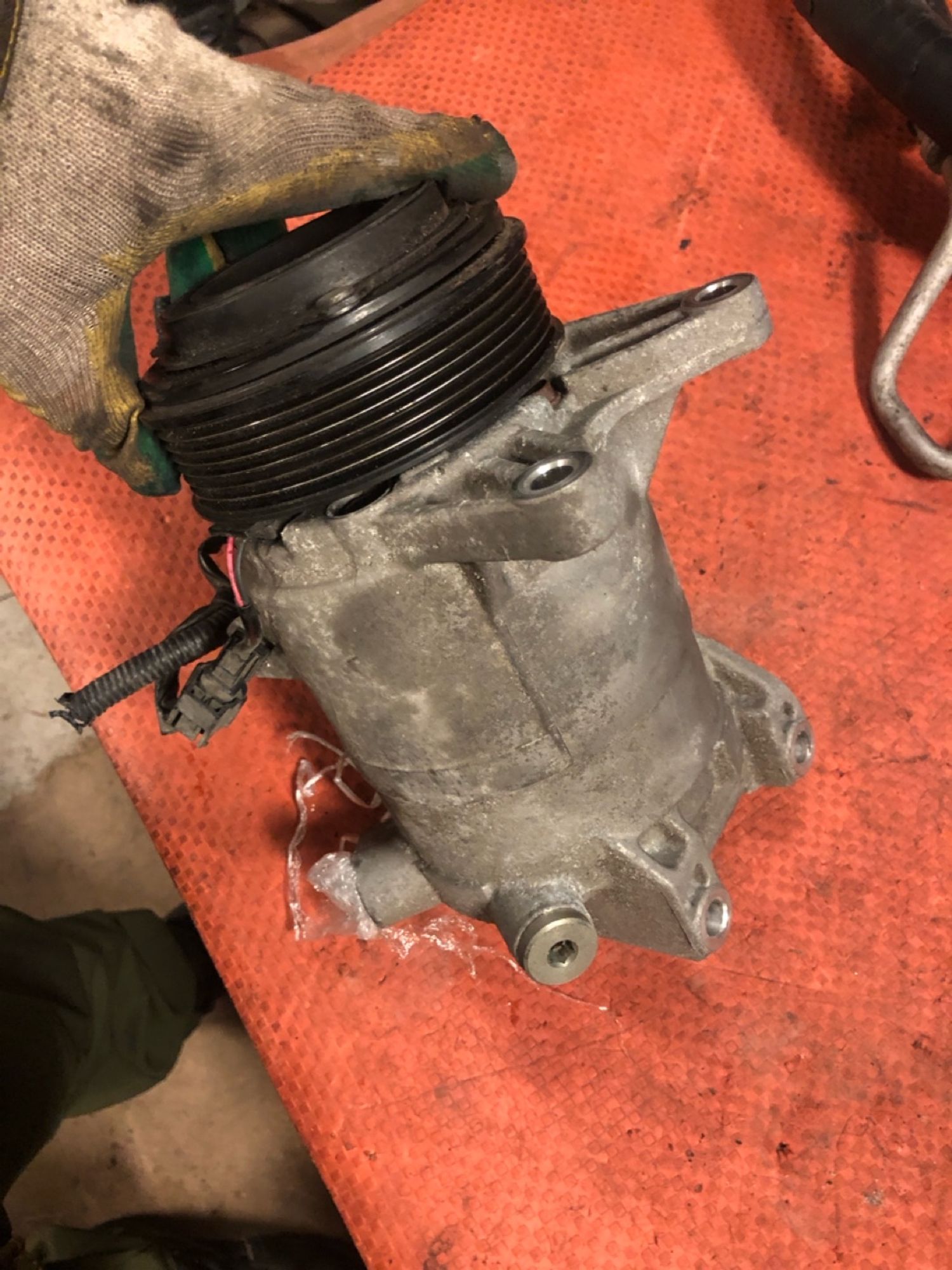 https://ycs.partsauto.market/partsauto-images/thmbs/userImages/4bc412e58a1c6cab6d9447373f981aa7/part/141d04f2-74ce-4c92-a1de-529a171a573a_1740754869134.jpg
