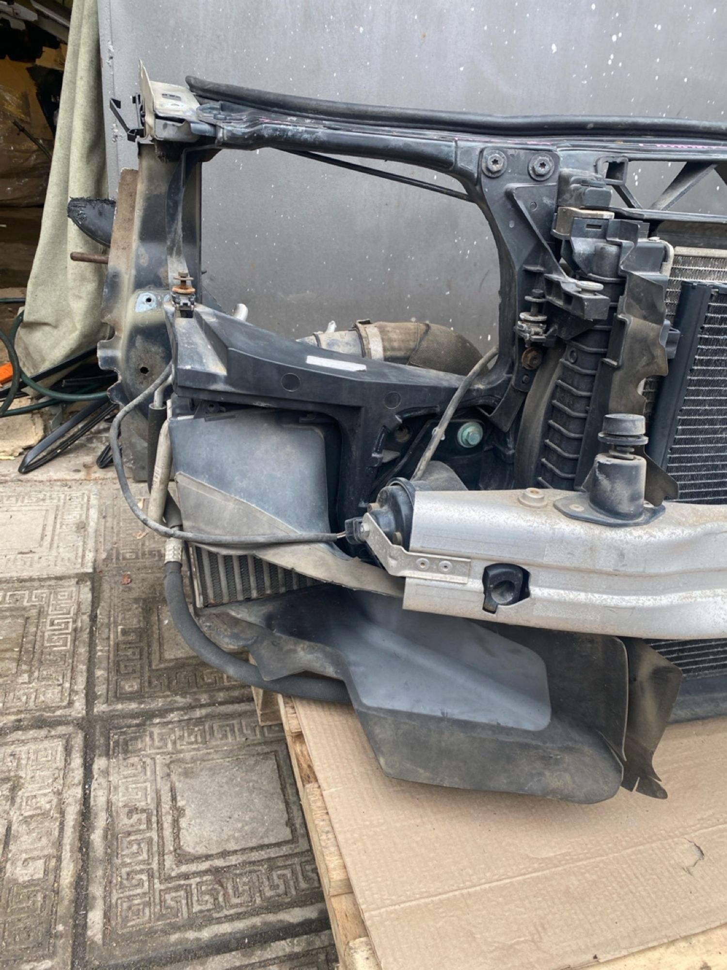 https://ycs.partsauto.market/partsauto-images/thmbs/userImages/4bc412e58a1c6cab6d9447373f981aa7/part/1ff7043f-f4d2-4bc8-8491-4a12862836e6_1743014458889.jpg