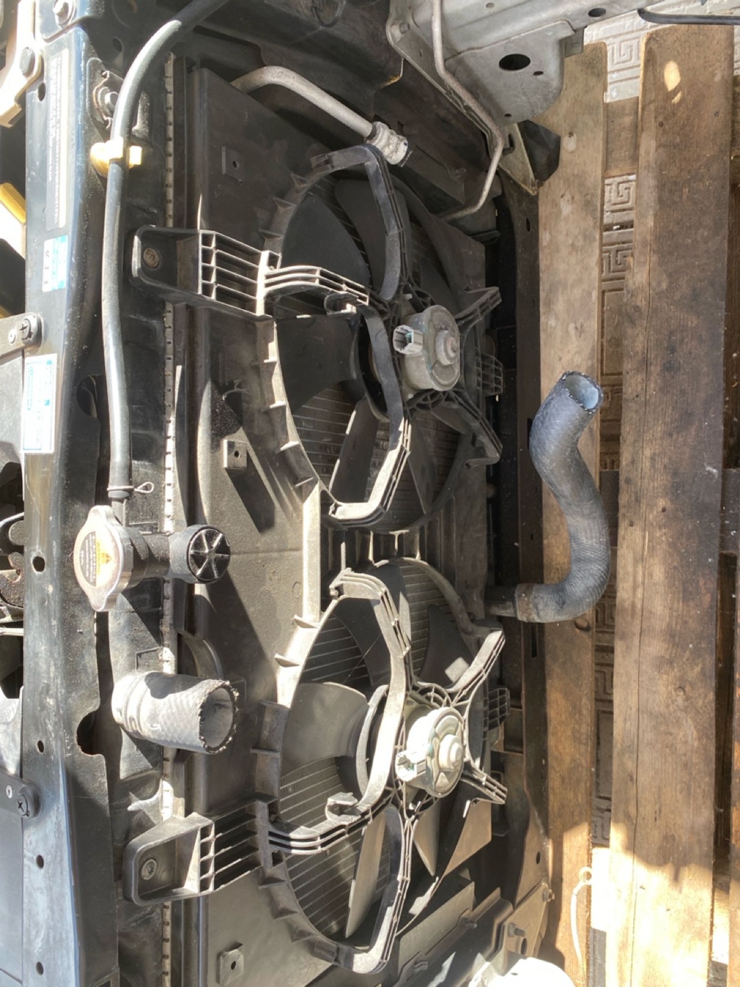 https://ycs.partsauto.market/partsauto-images/thmbs/userImages/4bc412e58a1c6cab6d9447373f981aa7/part/23d681e6-9aee-4ec7-90c1-2c6ee3abe8b3_1780582432676.jpg
