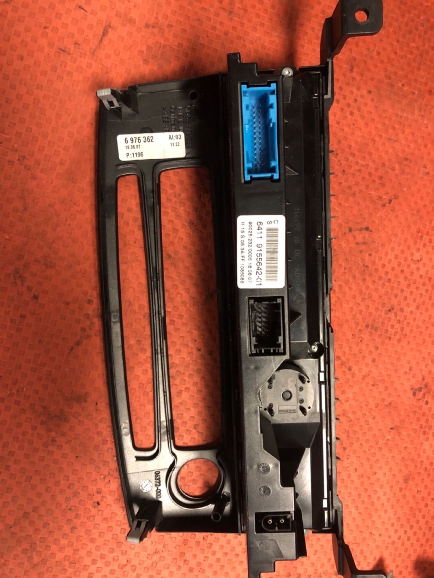 https://ycs.partsauto.market/partsauto-images/thmbs/userImages/4bc412e58a1c6cab6d9447373f981aa7/part/29d2745f-a354-4e06-9856-7956a34d33f7_1728035362963.jpg