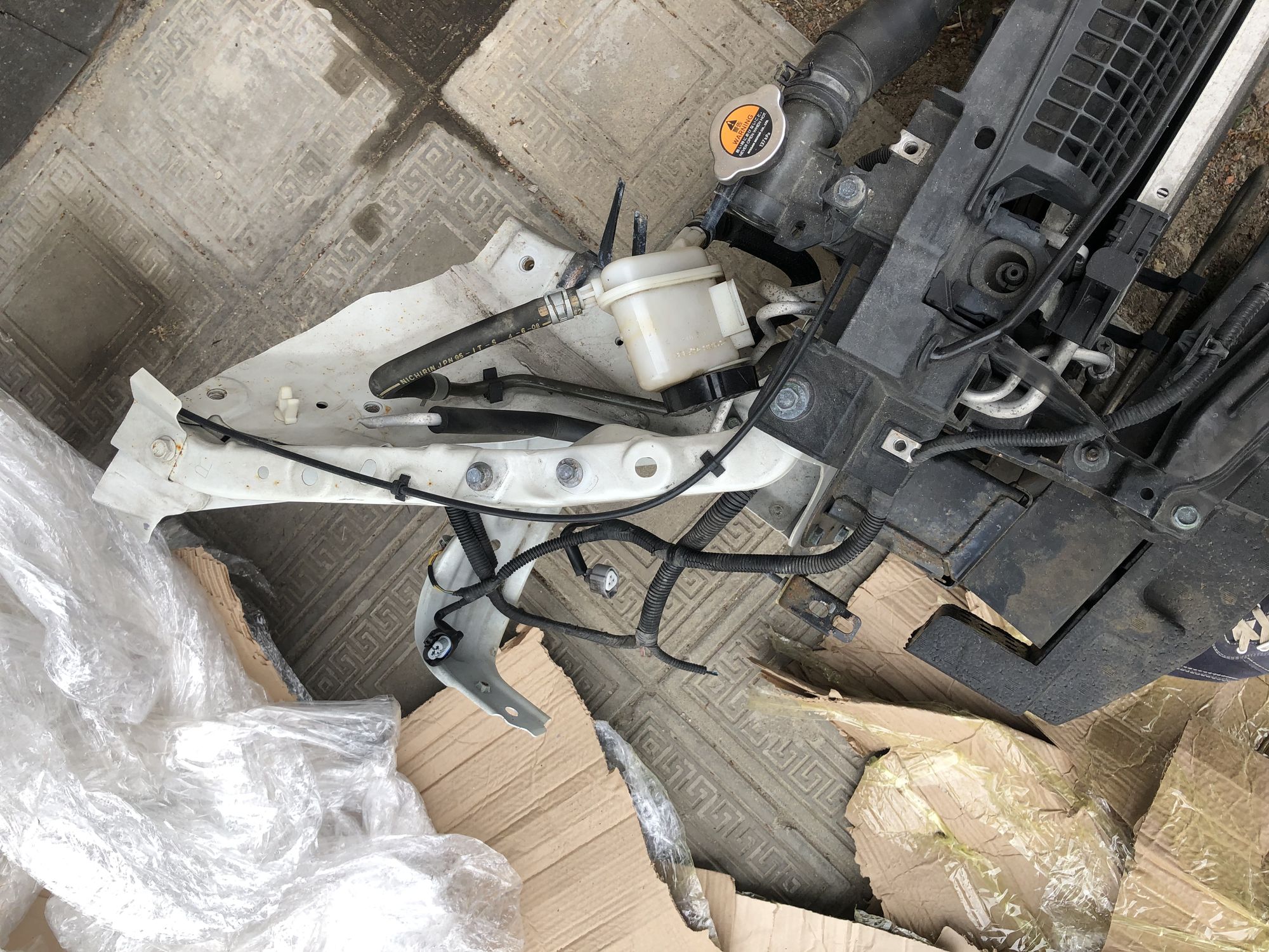 https://ycs.partsauto.market/partsauto-images/thmbs/userImages/4bc412e58a1c6cab6d9447373f981aa7/part/2d63afea-316c-4b67-98a0-1a92b0986992_1715617302359.jpg
