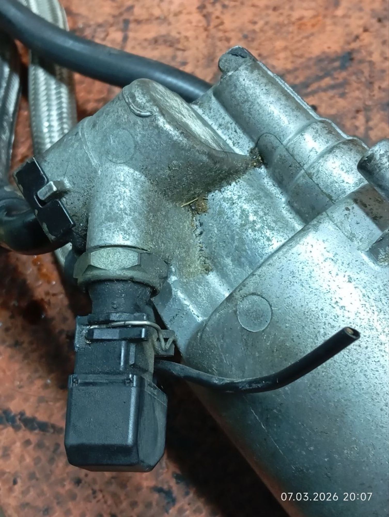 Корпус масляного фильтра Land Rover Range 3 L322, 5000 рублей, Москва