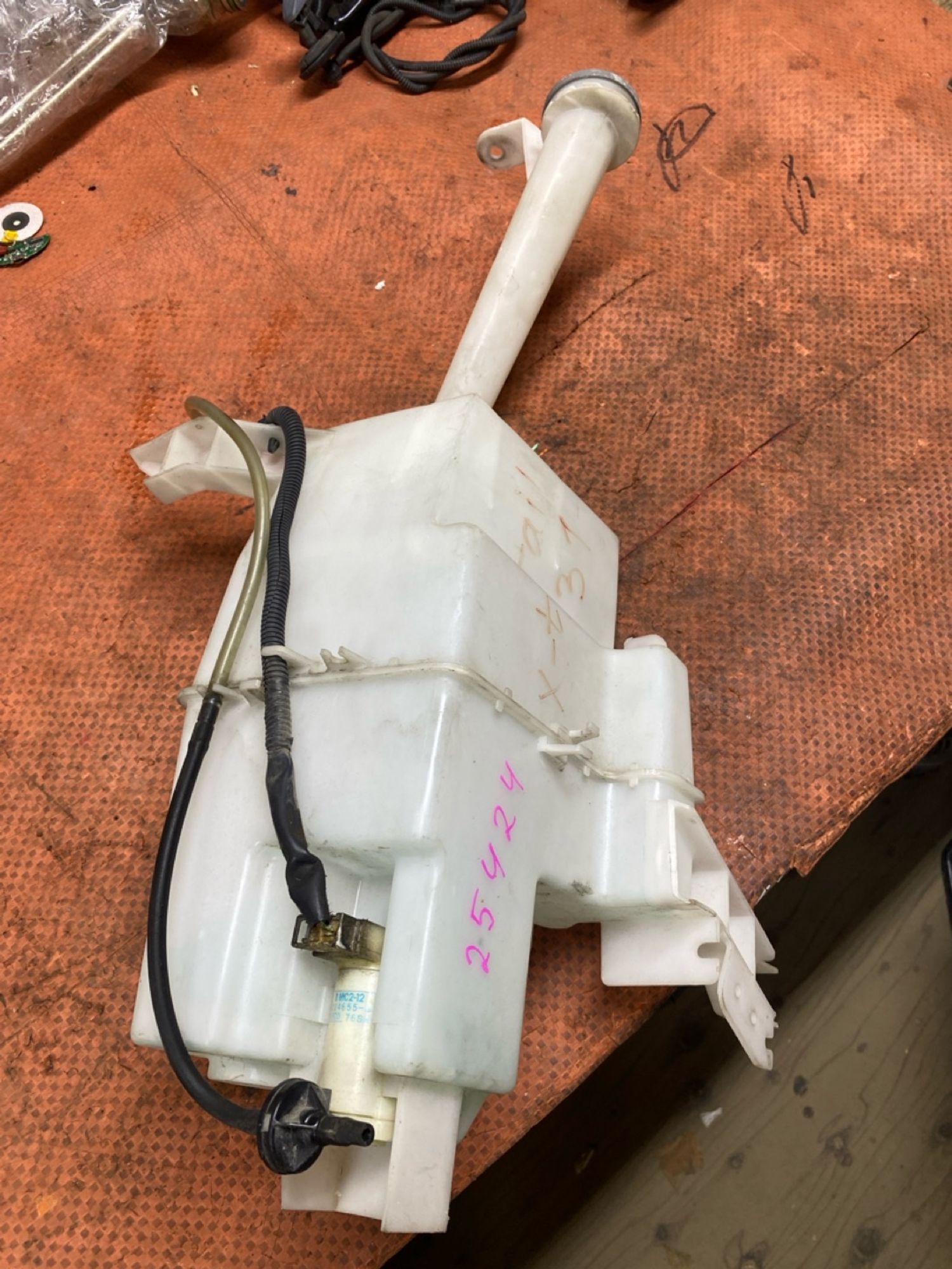 https://ycs.partsauto.market/partsauto-images/thmbs/userImages/4bc412e58a1c6cab6d9447373f981aa7/part/484536b0-5bd8-4eea-bd10-f4e1c19f6d49_1780924192603.jpg