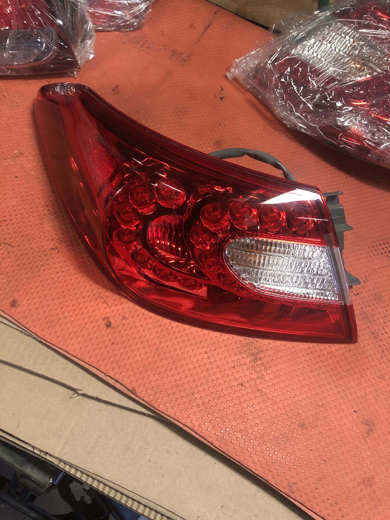 Фонарь габаритный левый Nissan Fuga II, 4500 рублей, Москва