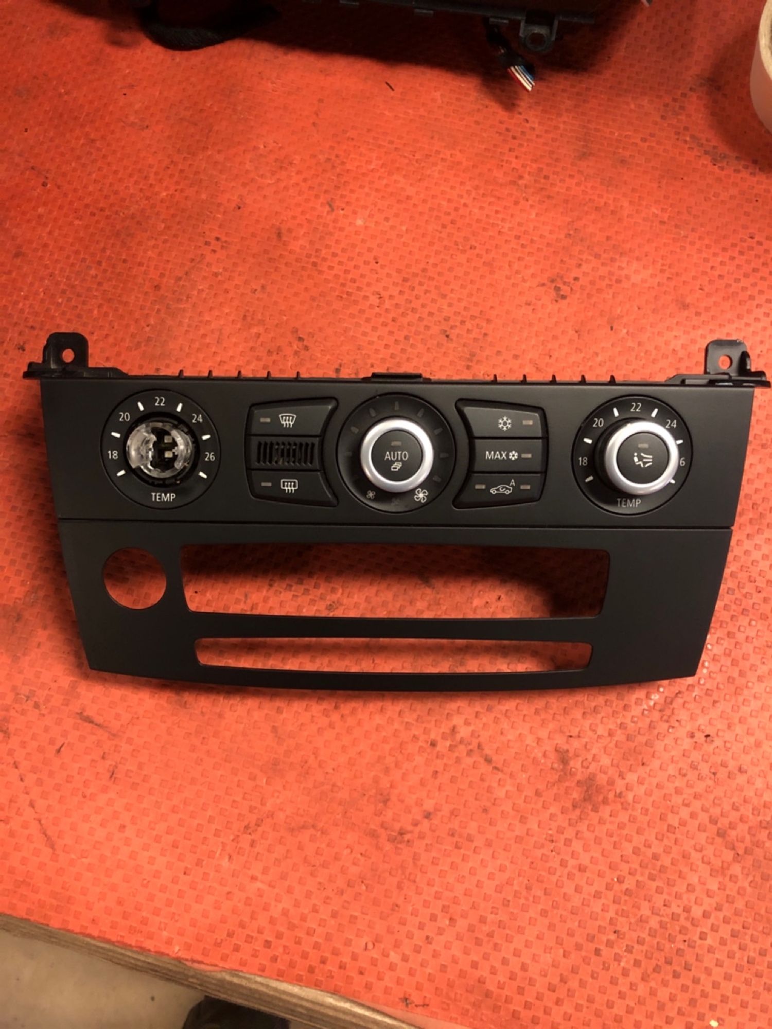https://ycs.partsauto.market/partsauto-images/thmbs/userImages/4bc412e58a1c6cab6d9447373f981aa7/part/48d9a317-08a3-4bcd-85d1-b94abb3d4ee6_1728035351312.jpg