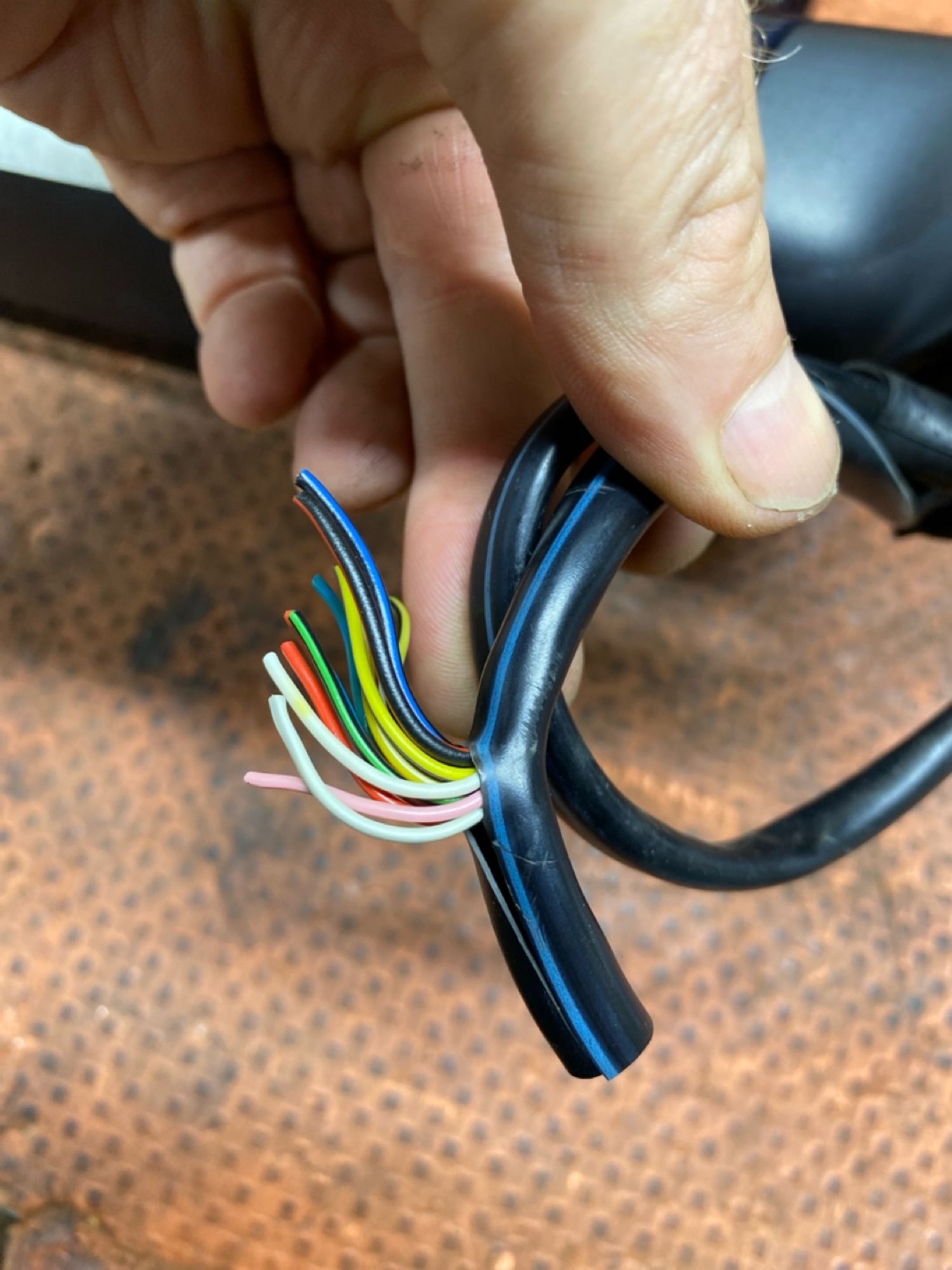 https://ycs.partsauto.market/partsauto-images/thmbs/userImages/4bc412e58a1c6cab6d9447373f981aa7/part/4aa2758f-4ee5-43f4-8894-53262abc9f19_1784192480741.jpg