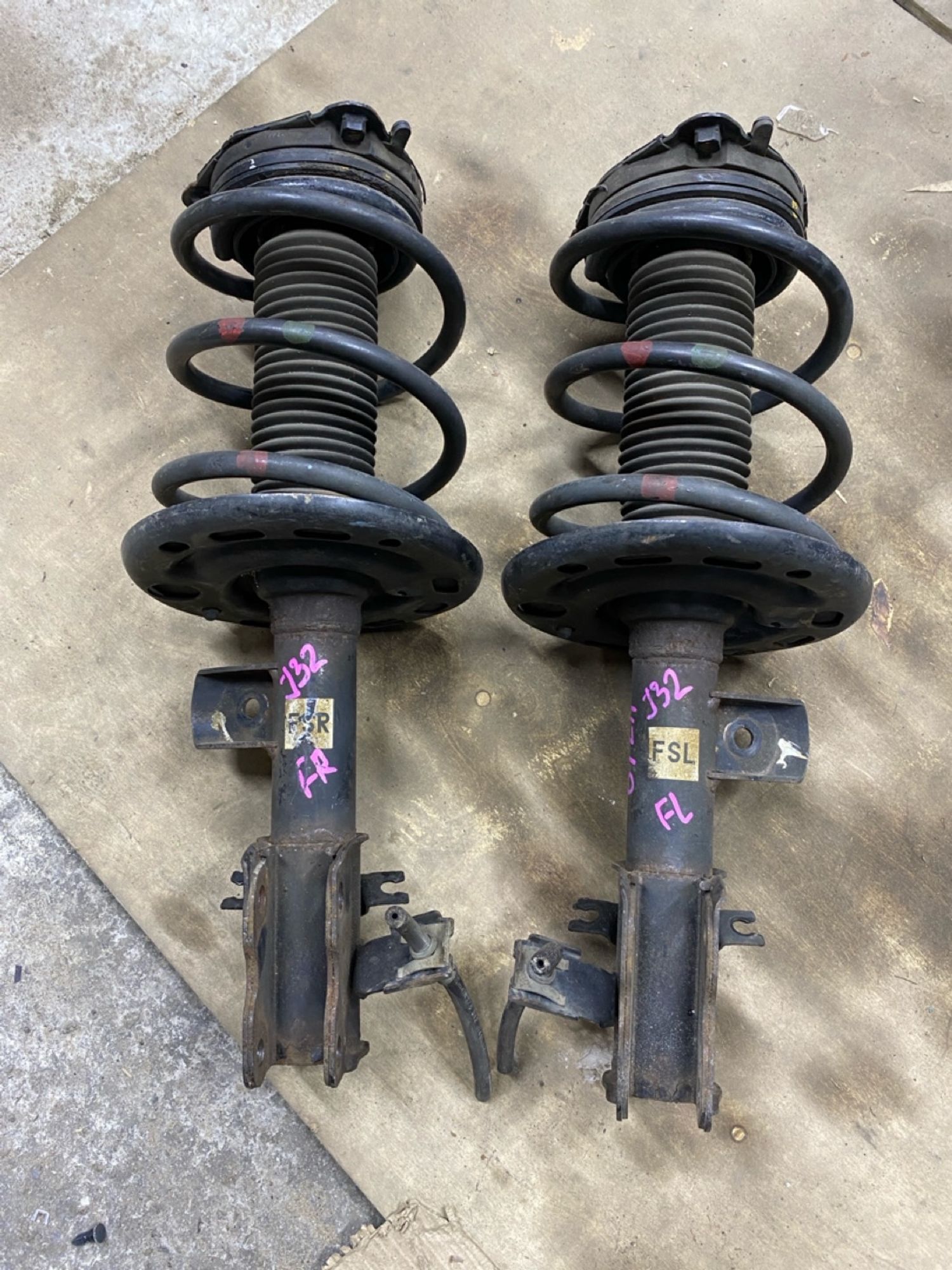 https://ycs.partsauto.market/partsauto-images/thmbs/userImages/4bc412e58a1c6cab6d9447373f981aa7/part/4abd5379-1f5e-4a0d-b0df-1003f51de90f_1779452764348.jpg