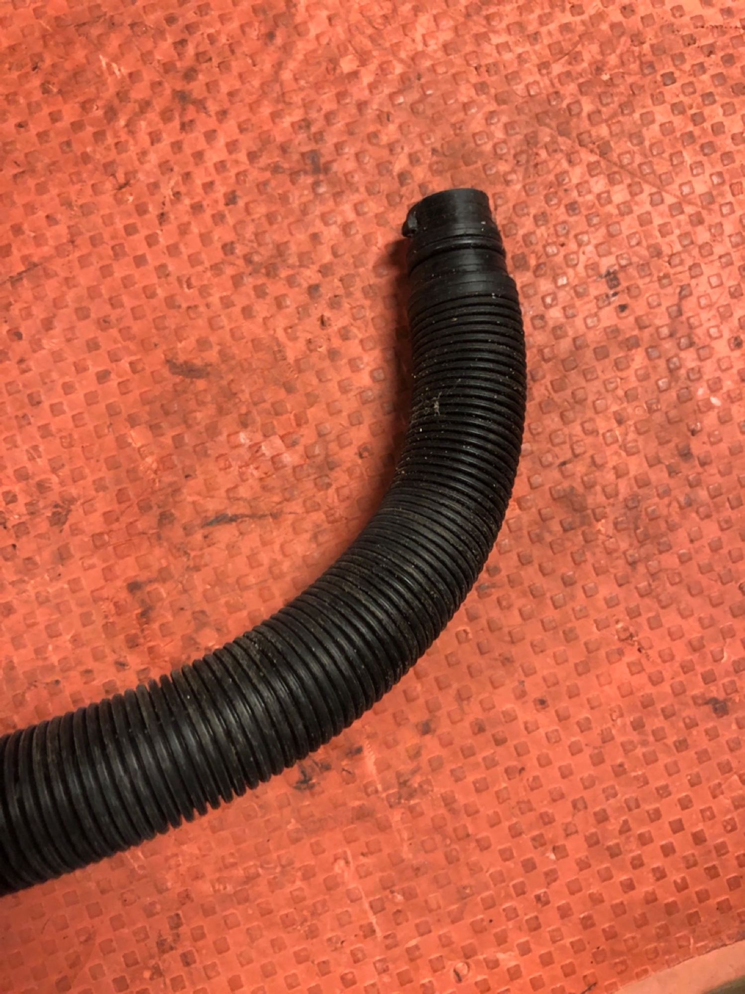 https://ycs.partsauto.market/partsauto-images/thmbs/userImages/4bc412e58a1c6cab6d9447373f981aa7/part/4b9010e8-e5bb-4d8c-8b48-8bd87345941a_1730548865836.jpg