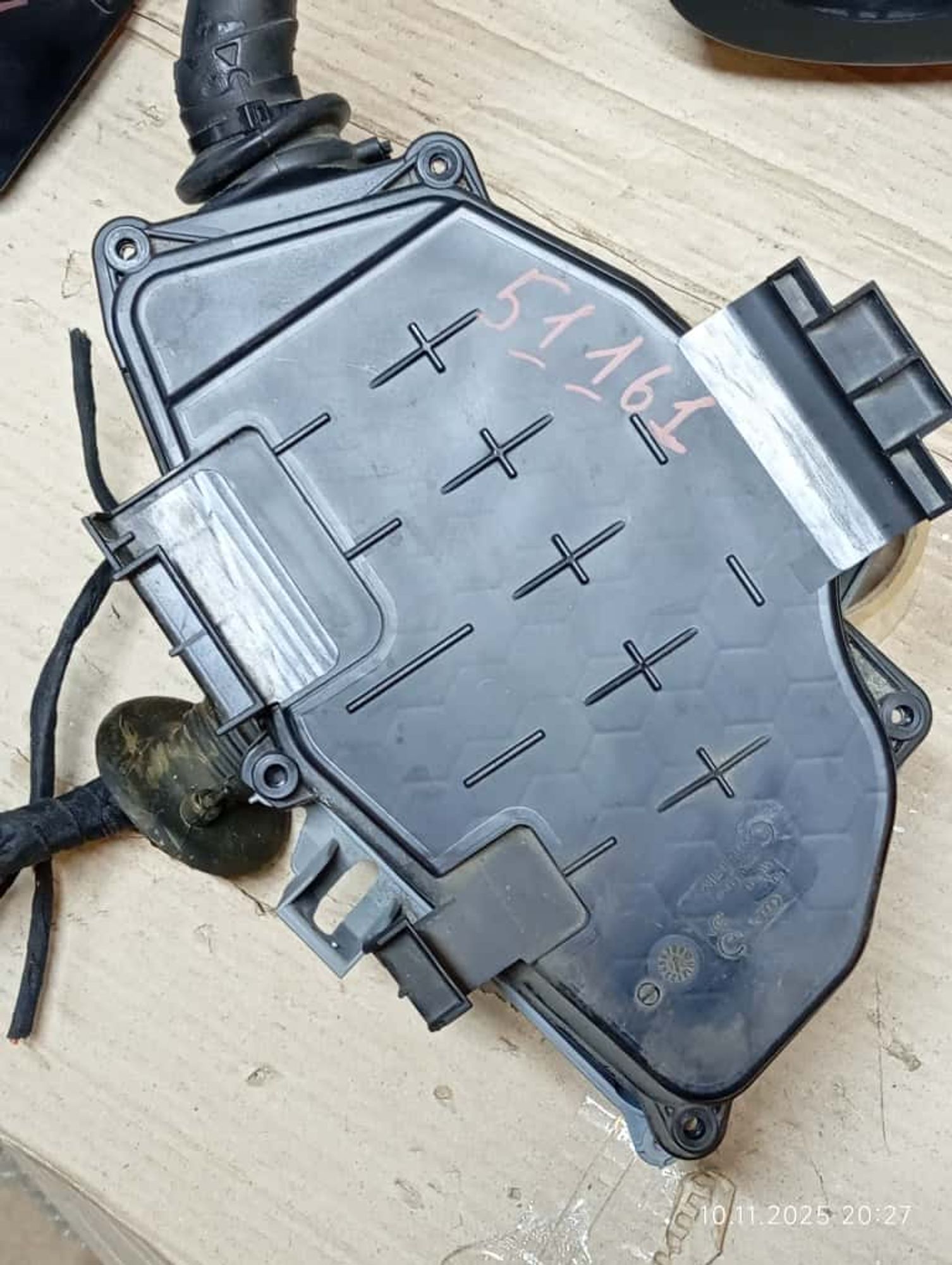 https://ycs.partsauto.market/partsauto-images/thmbs/userImages/4bc412e58a1c6cab6d9447373f981aa7/part/4e8fa623-de69-4acf-9a99-4b7a21f1ad56_1780484131750.jpg