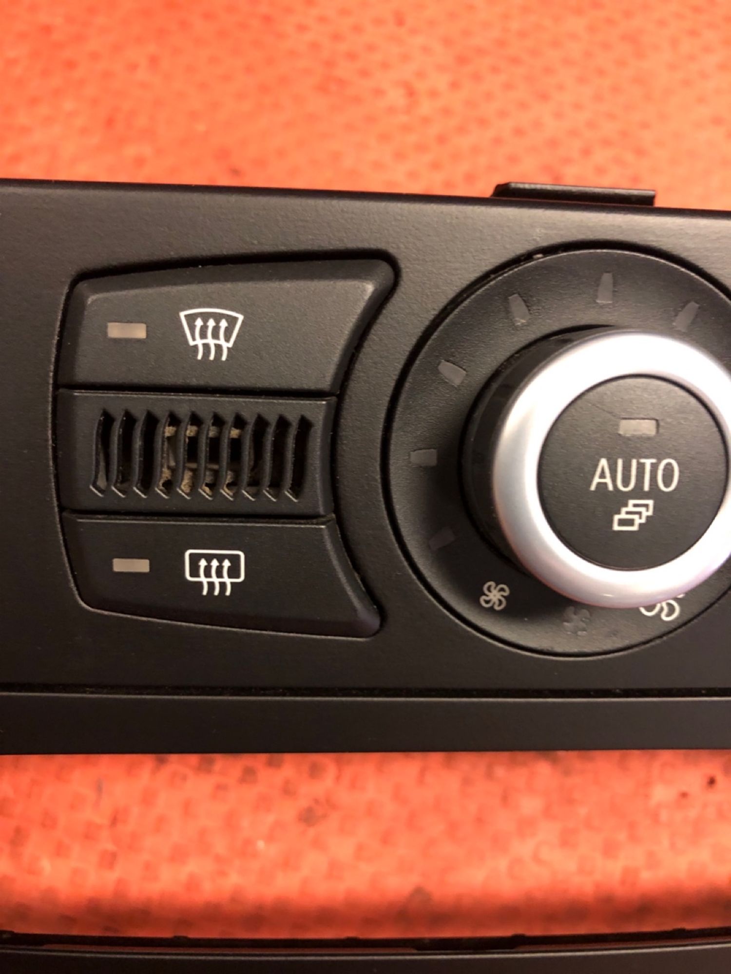 https://ycs.partsauto.market/partsauto-images/thmbs/userImages/4bc412e58a1c6cab6d9447373f981aa7/part/520b5458-c40b-4485-9d97-918682501629_1728035356525.jpg