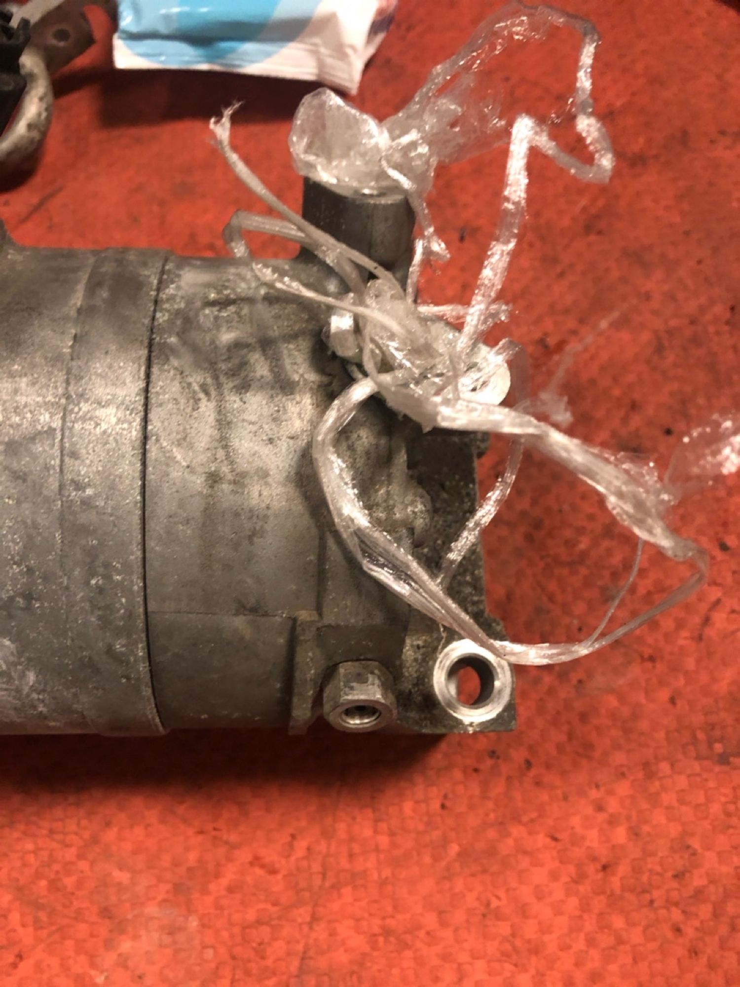 https://ycs.partsauto.market/partsauto-images/thmbs/userImages/4bc412e58a1c6cab6d9447373f981aa7/part/55a4ec9f-1a4f-4f4b-bfbe-d57f7e500e6c_1740754853251.jpg