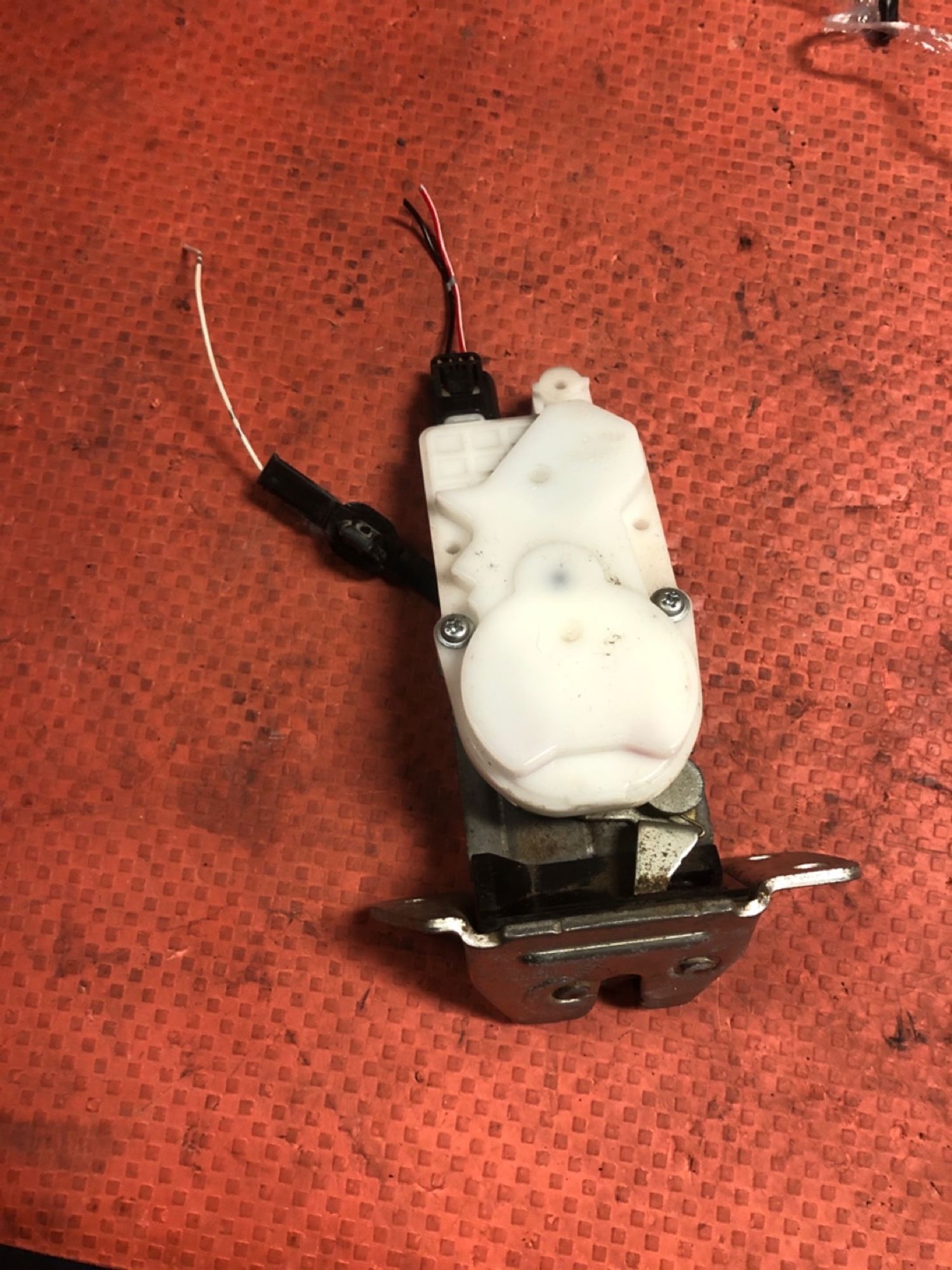 https://ycs.partsauto.market/partsauto-images/thmbs/userImages/4bc412e58a1c6cab6d9447373f981aa7/part/58d35521-1c33-472b-8095-e352241cc312_1729767314598.jpg