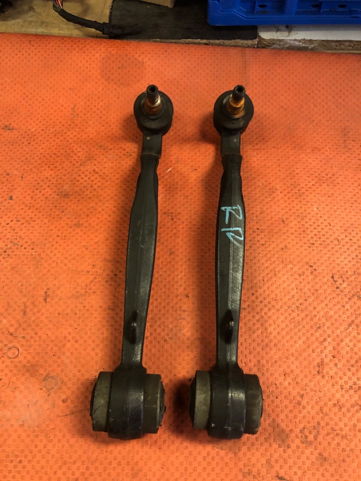 Рычаги лев и прав нижний Land Rover Range L322, 4000 рублей, Москва