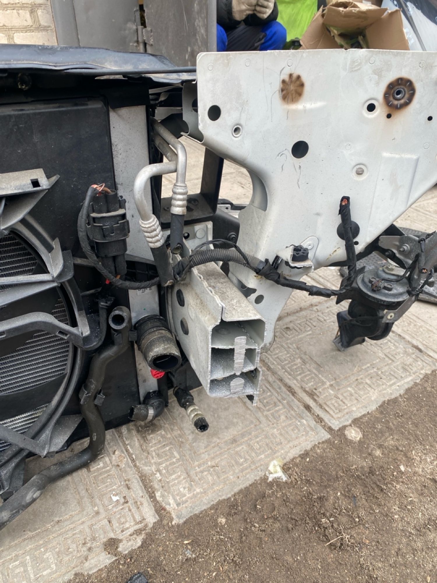https://ycs.partsauto.market/partsauto-images/thmbs/userImages/4bc412e58a1c6cab6d9447373f981aa7/part/6414137a-141b-43ae-9af2-f2524aef10c0_1741705865135.jpg