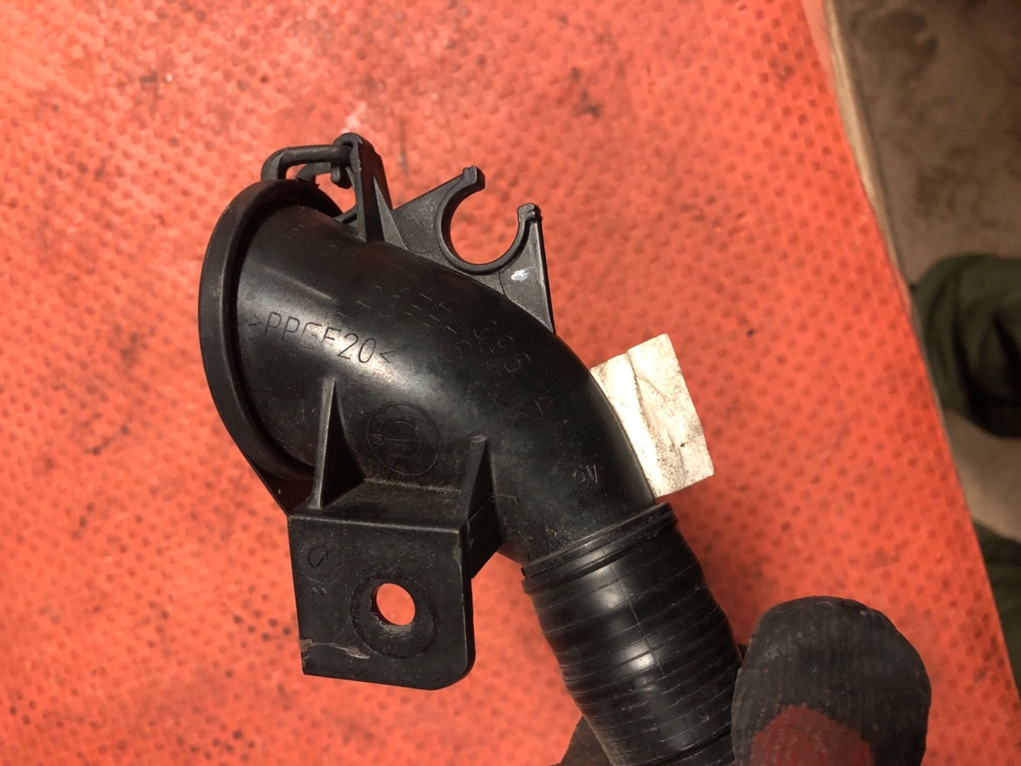 https://ycs.partsauto.market/partsauto-images/thmbs/userImages/4bc412e58a1c6cab6d9447373f981aa7/part/69a4726c-570f-4f7c-be56-29ce6f36684e_1730548870951.jpg