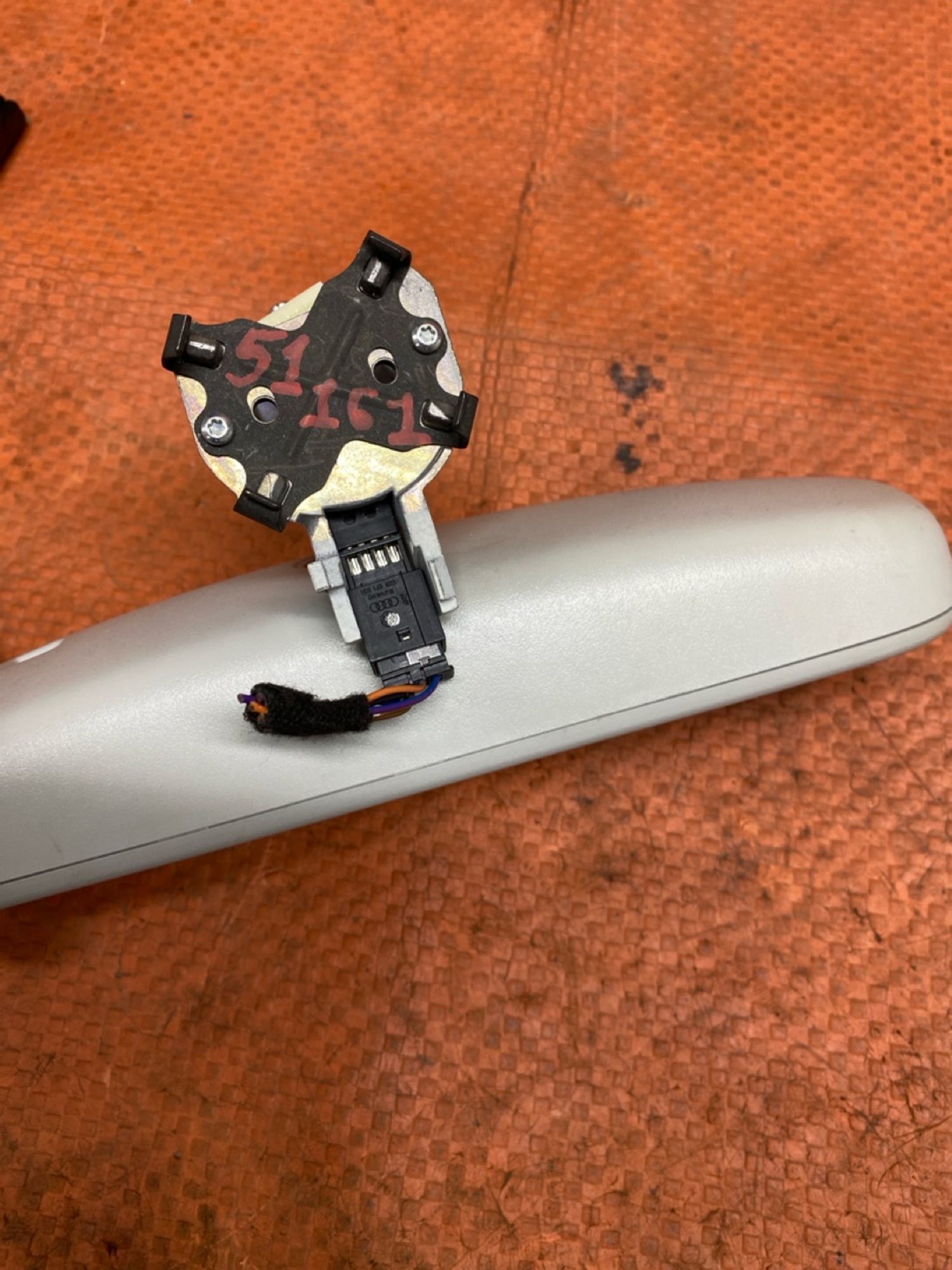 https://ycs.partsauto.market/partsauto-images/thmbs/userImages/4bc412e58a1c6cab6d9447373f981aa7/part/6e7f4d9d-8b85-4597-b8f1-23599b098b59_1784114648538.jpg