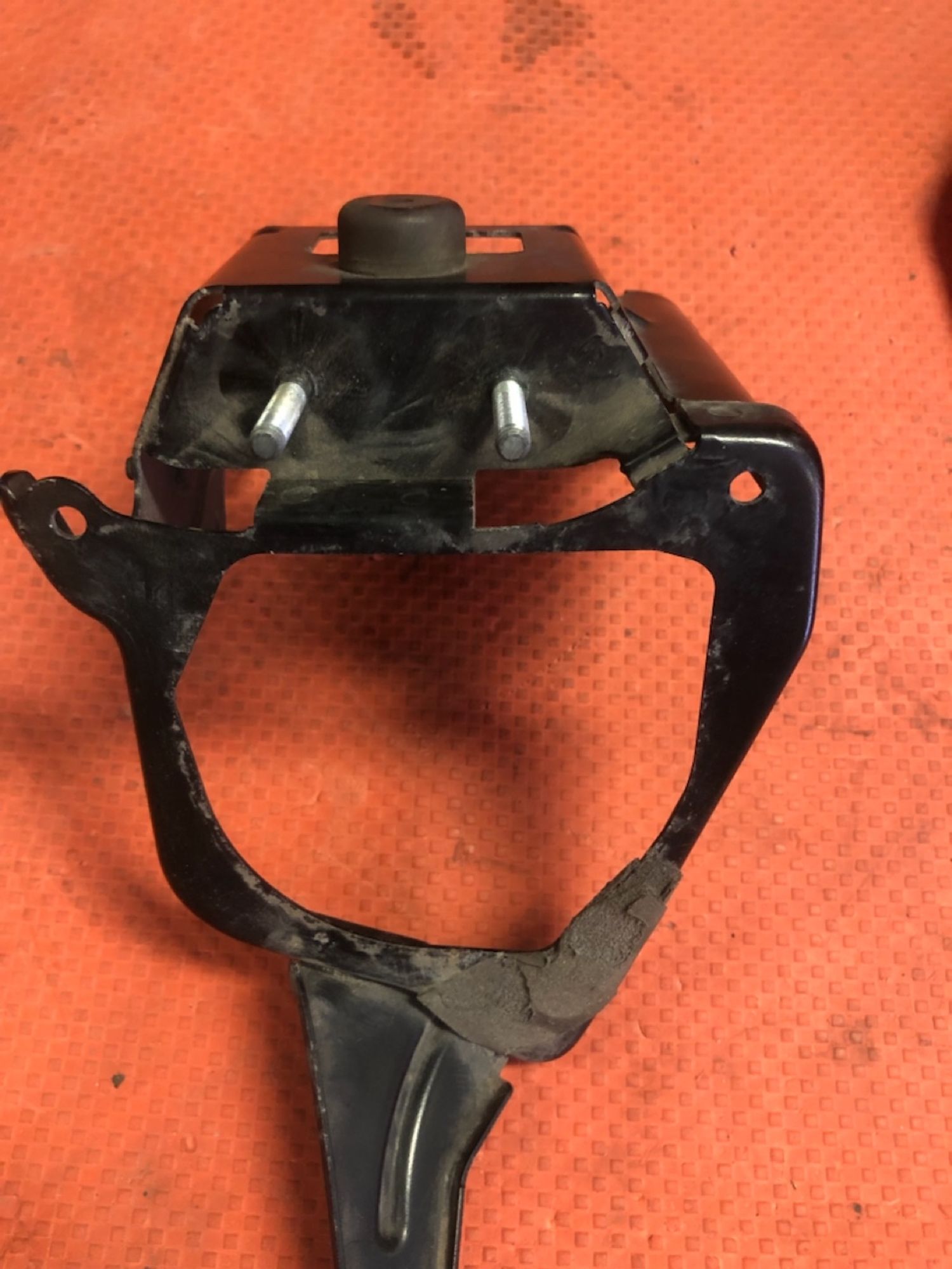 https://ycs.partsauto.market/partsauto-images/thmbs/userImages/4bc412e58a1c6cab6d9447373f981aa7/part/70fec8aa-c11f-43d9-9958-ace61cd49cff_1720532098197.jpg