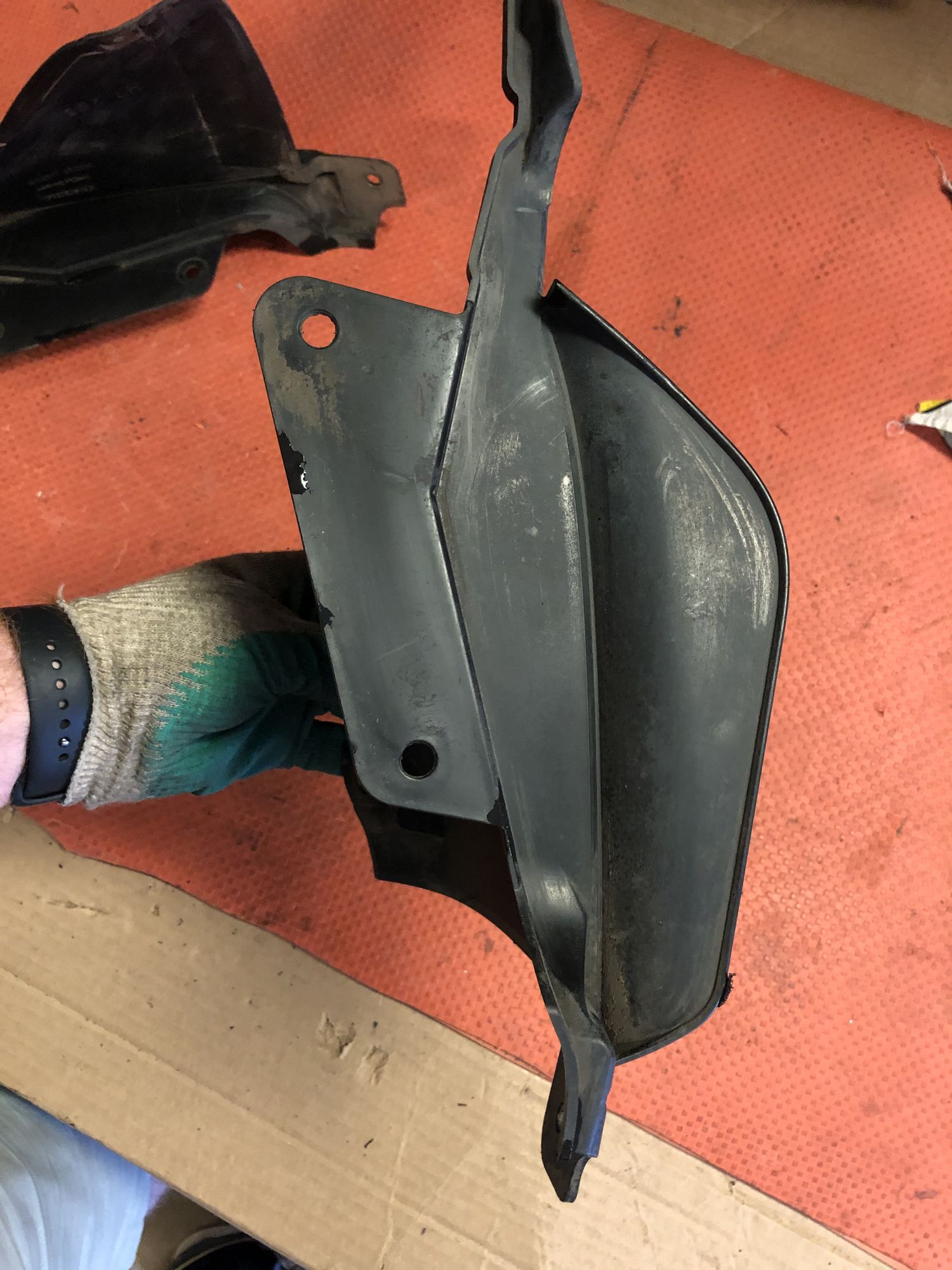 https://ycs.partsauto.market/partsauto-images/thmbs/userImages/4bc412e58a1c6cab6d9447373f981aa7/part/720f7953-5b8d-47c0-9fee-b30940b8fe5f_1716970167069.jpg